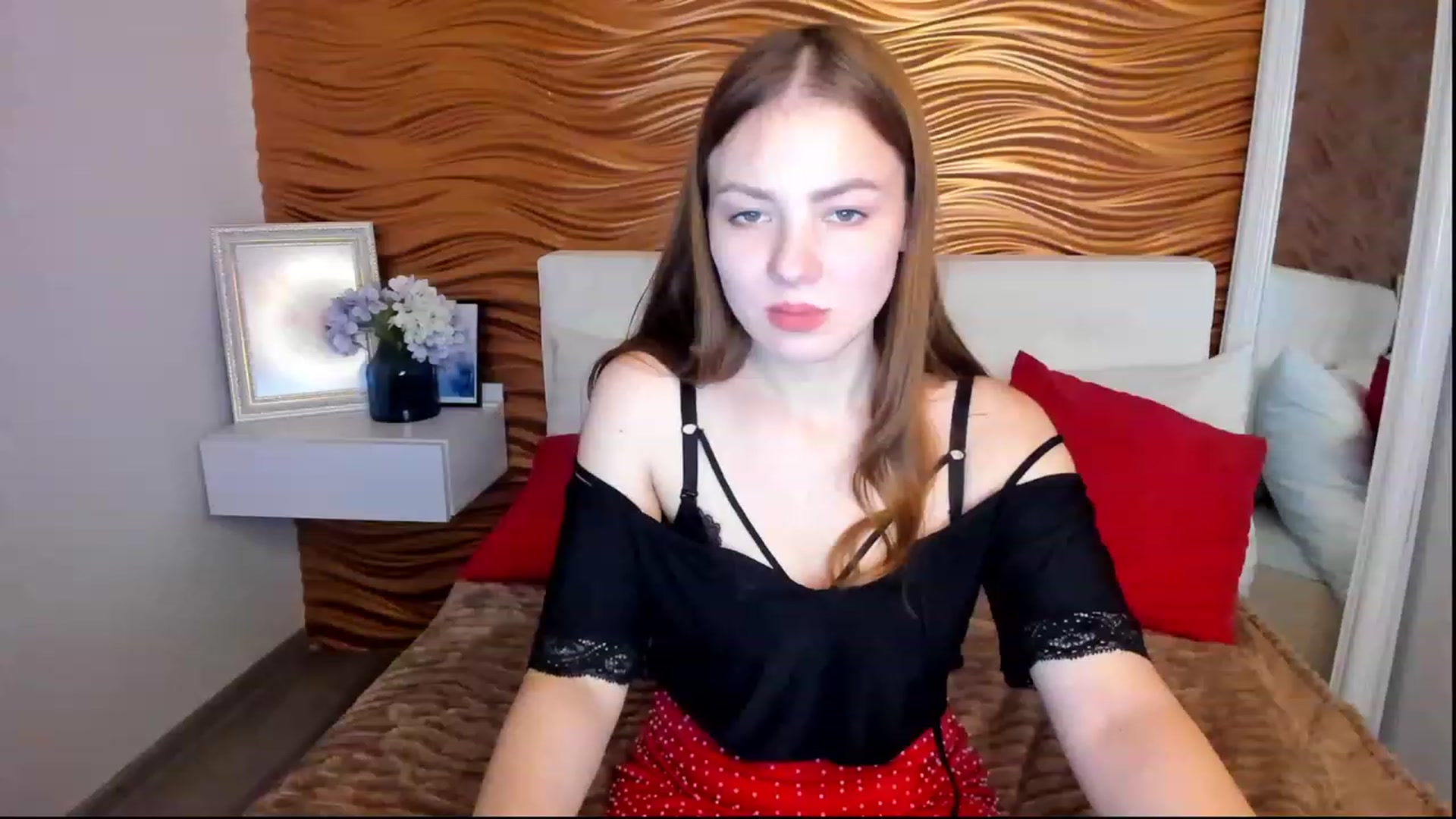 Gallery image thumbnail from AlmaGrace's myfreecams stream on, 11/25/2022, 23:36 image 12 of 20