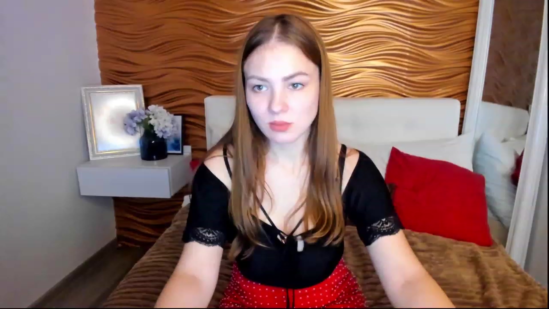 Gallery image thumbnail from AlmaGrace's myfreecams stream on, 11/26/2022, 24:17 image 1 of 20
