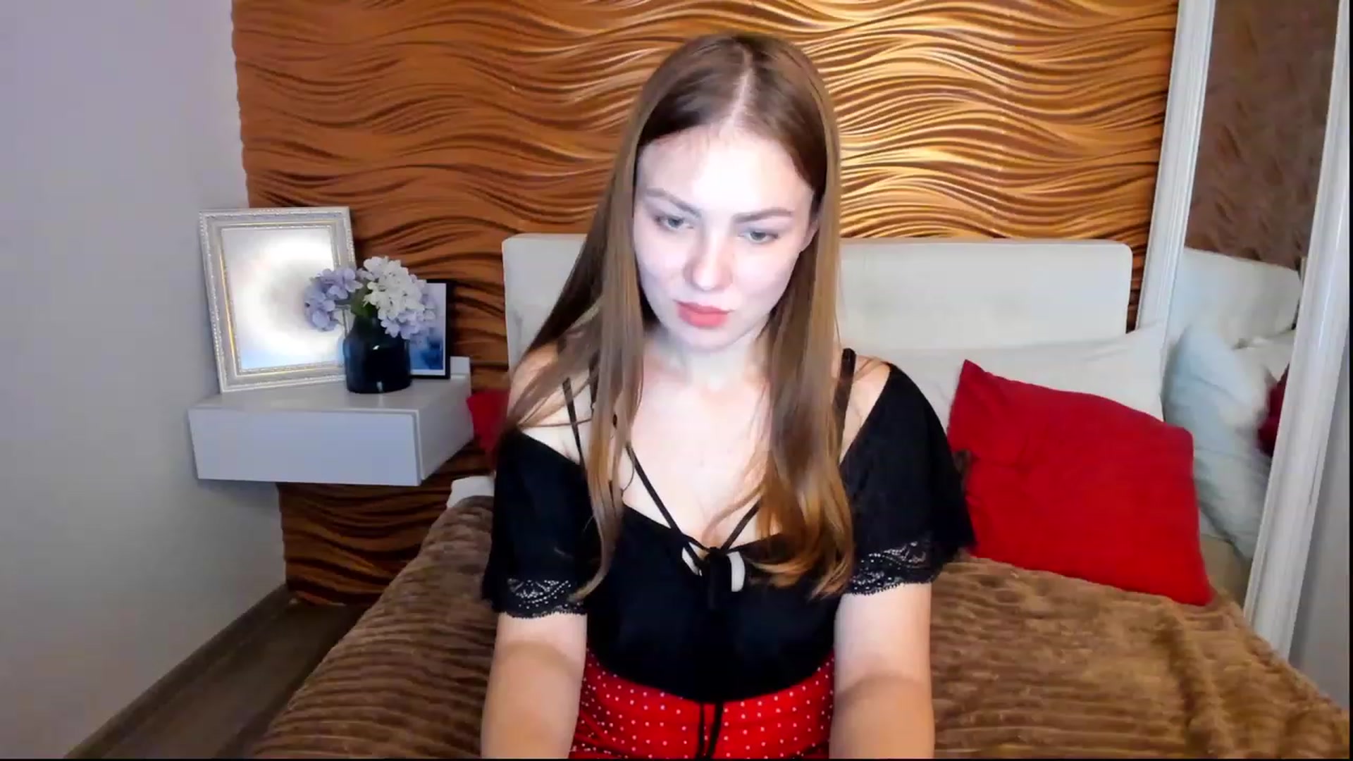 Gallery image thumbnail from AlmaGrace's myfreecams stream on, 11/26/2022, 24:17 image 6 of 20