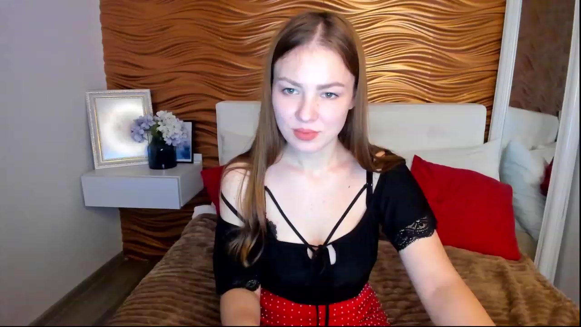 Gallery image thumbnail from AlmaGrace's myfreecams stream on, 11/26/2022, 24:17 image 14 of 20