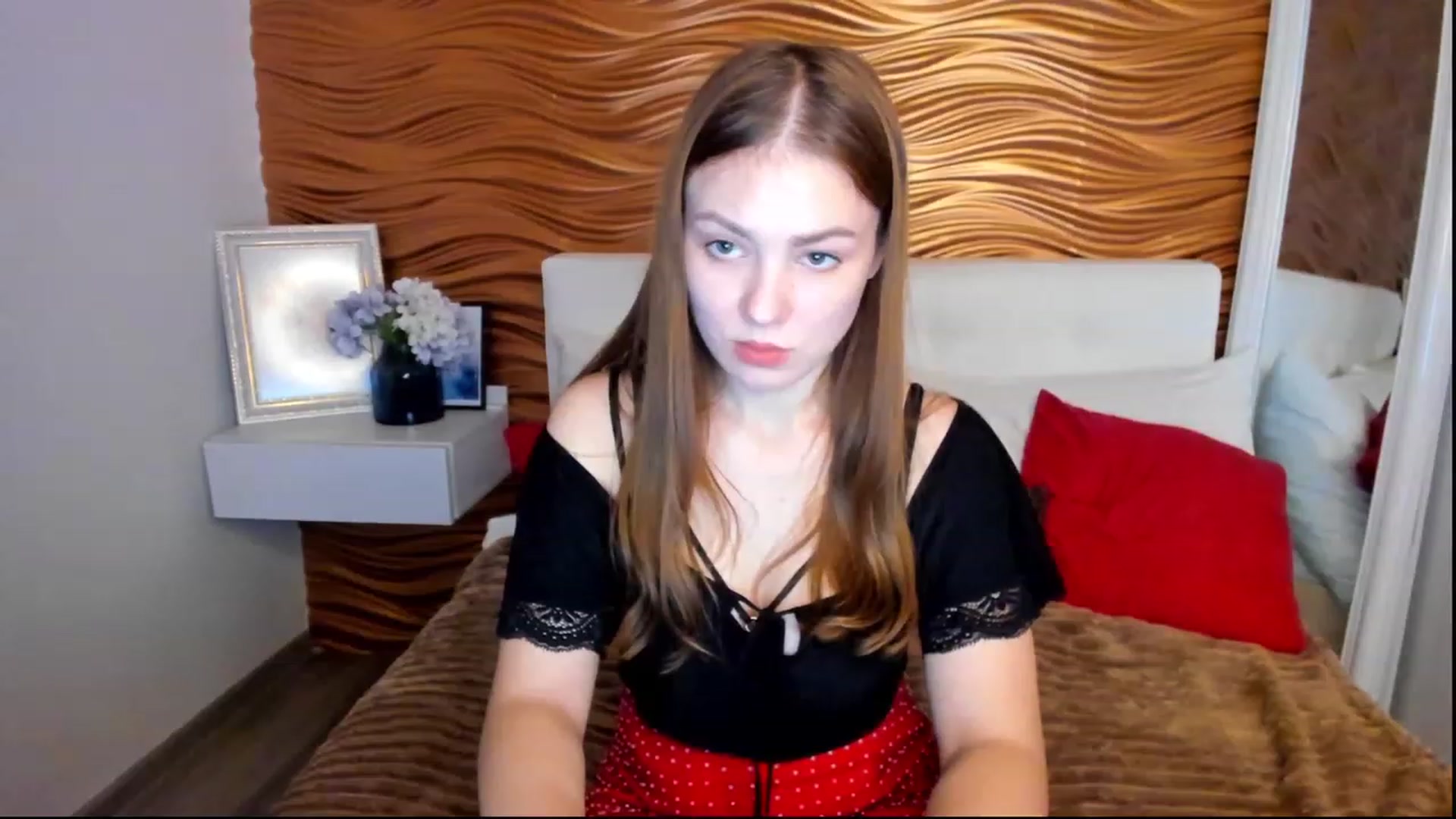 Gallery image thumbnail from AlmaGrace's myfreecams stream on, 11/26/2022, 24:17 image 3 of 20