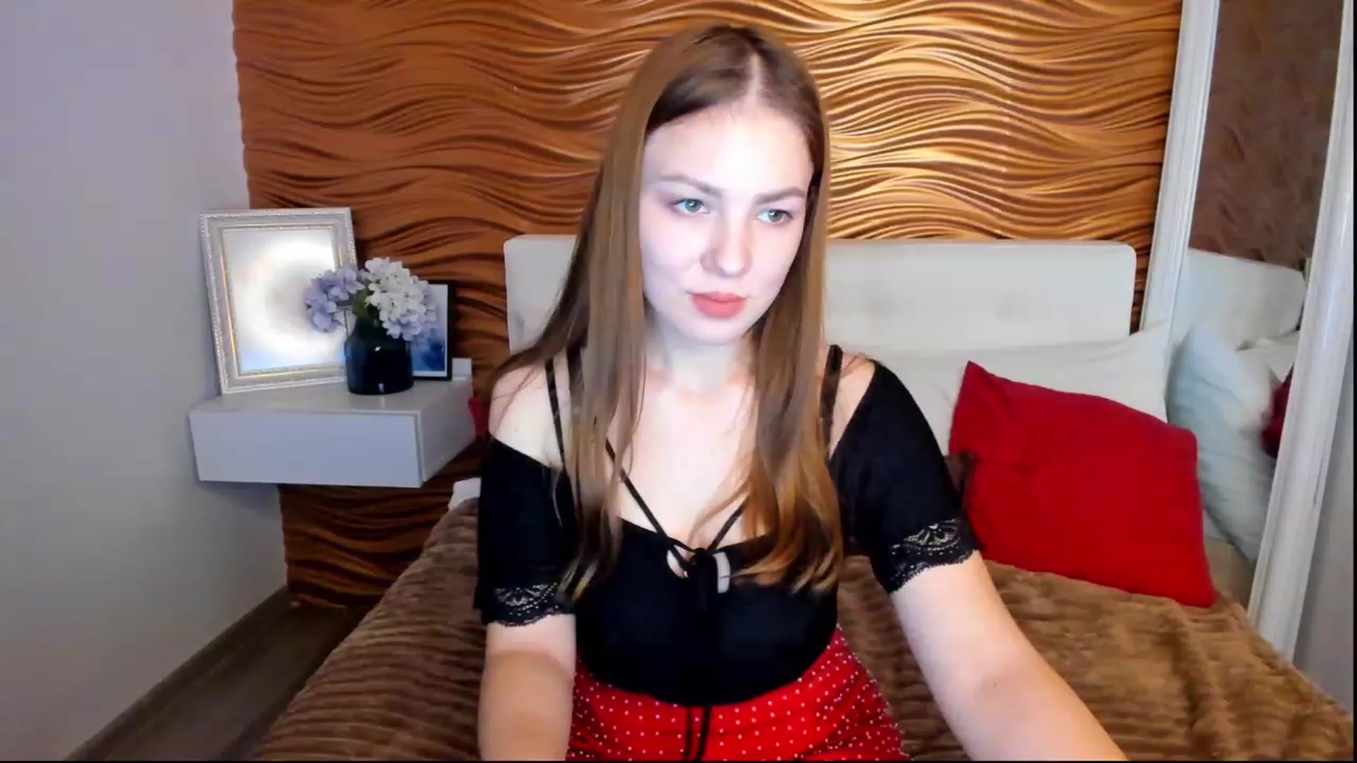 Gallery image thumbnail from AlmaGrace's myfreecams stream on, 11/26/2022, 24:17 image 5 of 20