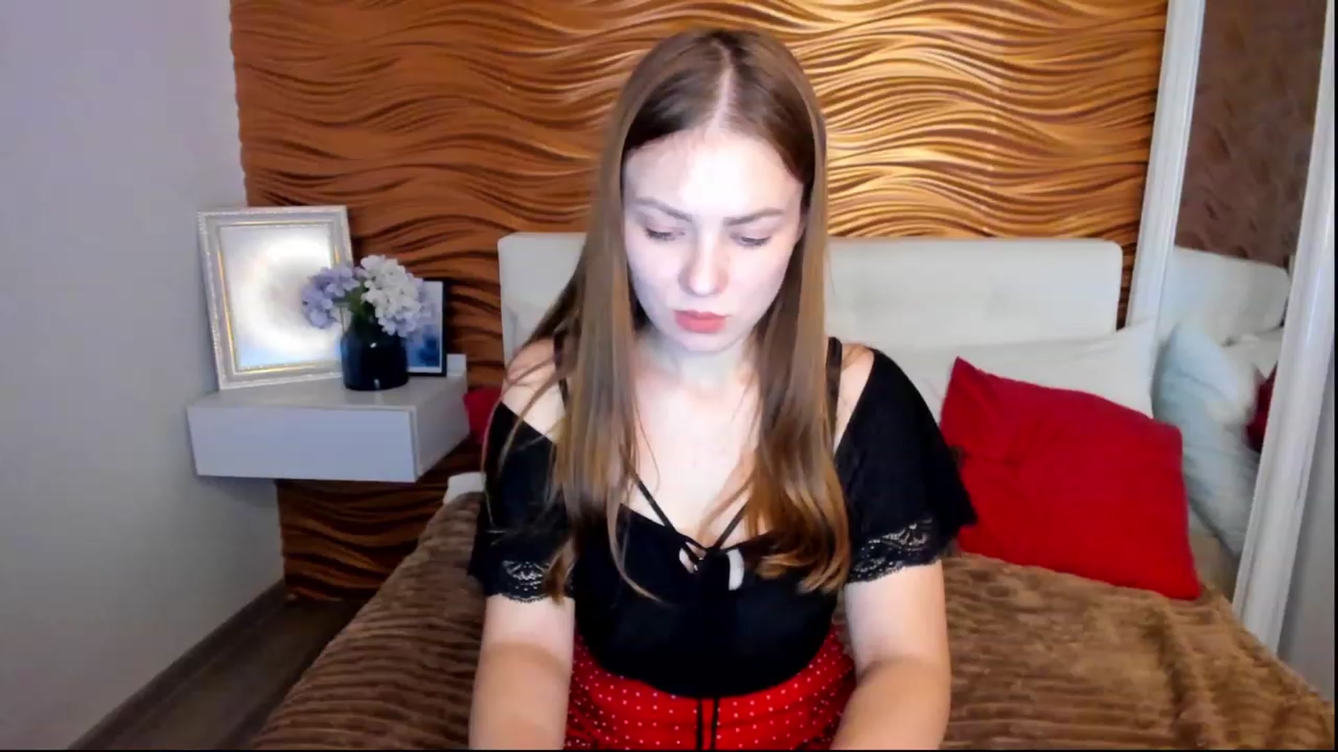 Gallery image thumbnail from AlmaGrace's myfreecams stream on, 11/26/2022, 24:17 image 4 of 20