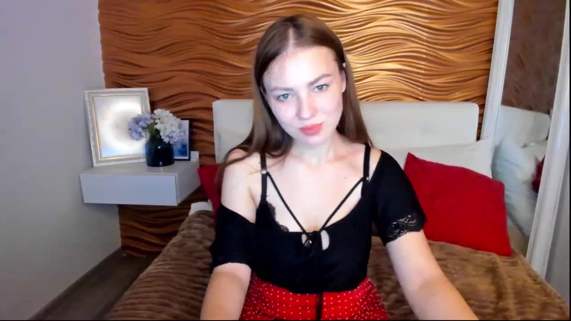 Gallery image thumbnail from AlmaGrace's myfreecams stream on, 11/26/2022, 24:18 image 20 of 20