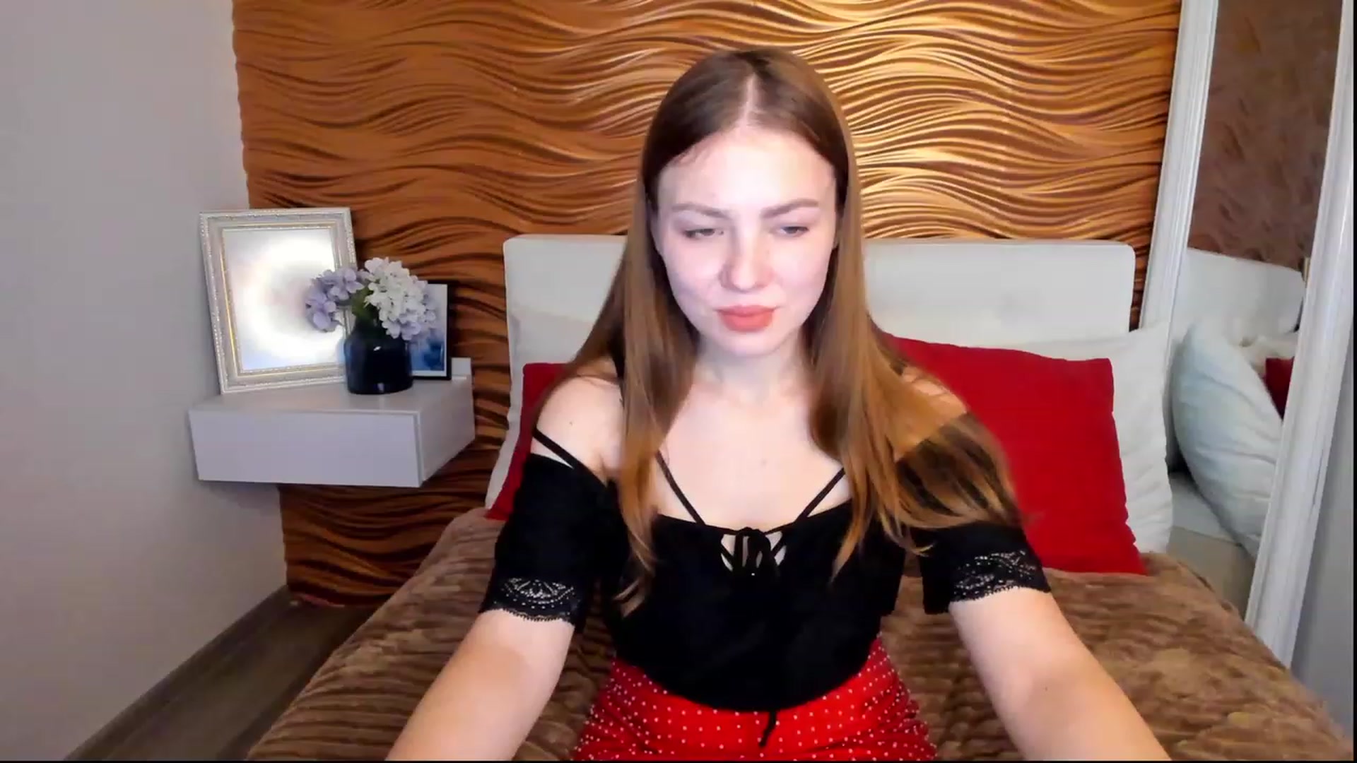 Gallery image thumbnail from AlmaGrace's myfreecams stream on, 11/26/2022, 01:56 image 12 of 20