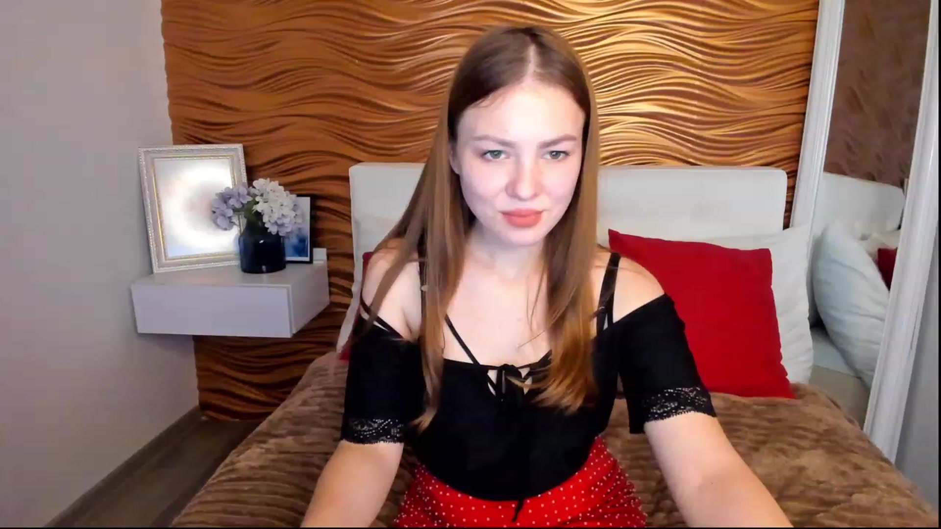 Gallery image thumbnail from AlmaGrace's myfreecams stream on, 11/26/2022, 01:56 image 16 of 20
