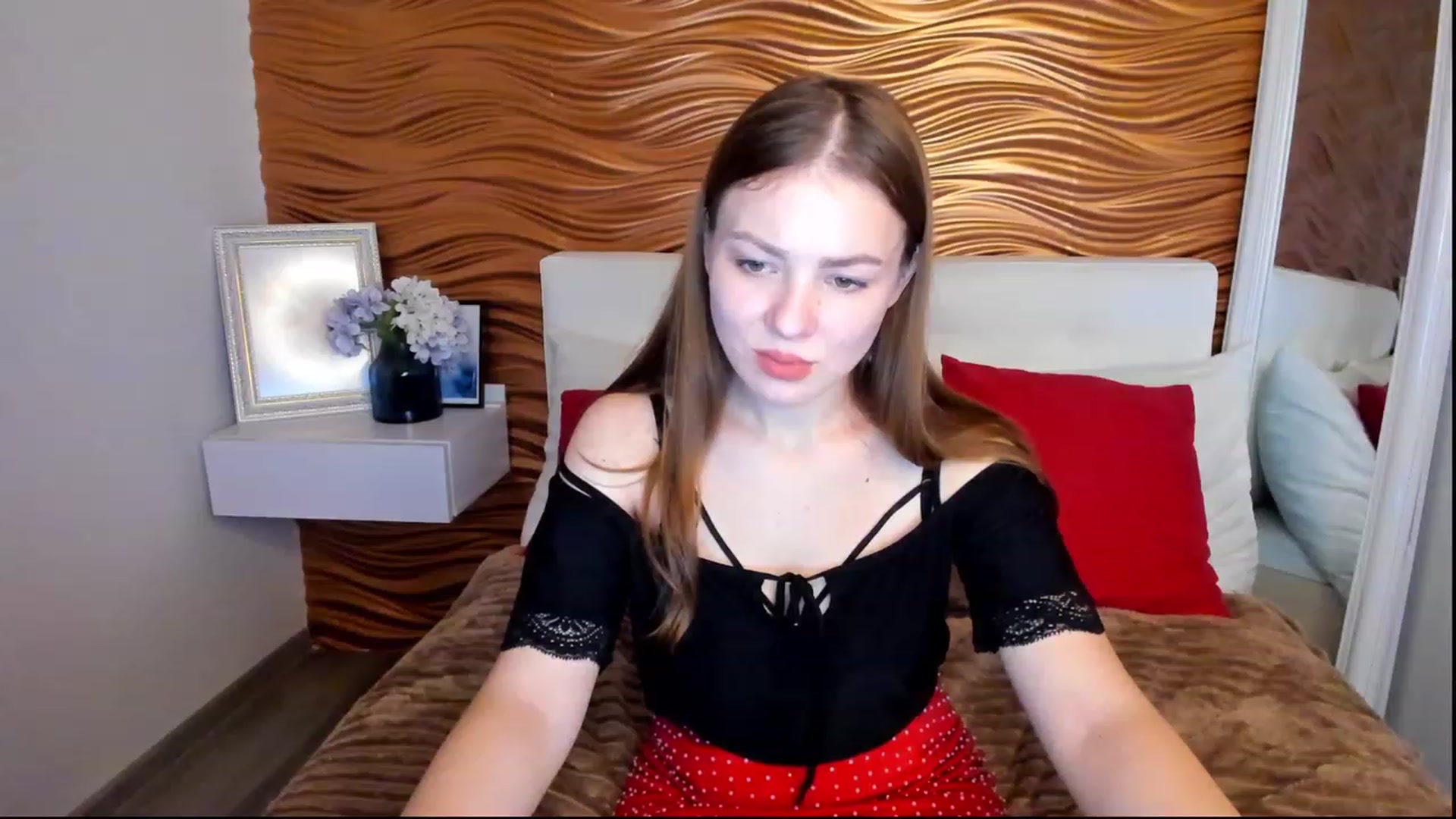 Gallery image thumbnail from AlmaGrace's myfreecams stream on, 11/26/2022, 01:56 image 9 of 20