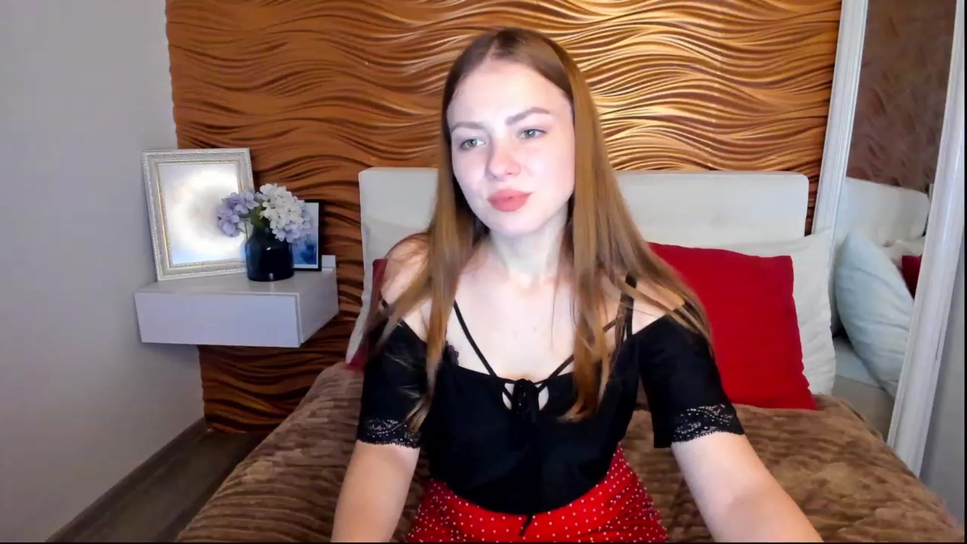 Gallery image thumbnail from AlmaGrace's myfreecams stream on, 11/26/2022, 01:56 image 17 of 20