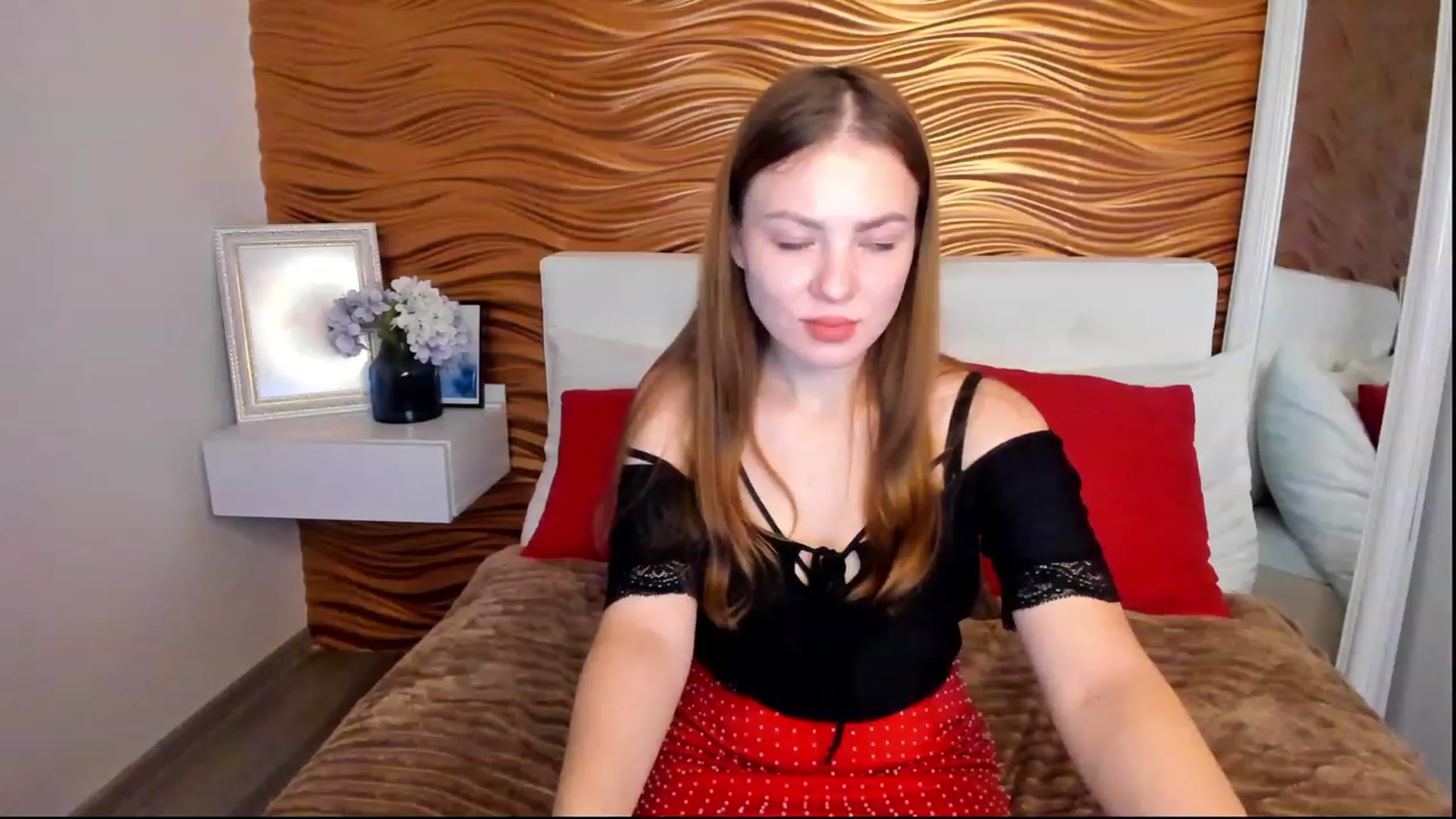 Gallery image thumbnail from AlmaGrace's myfreecams stream on, 11/26/2022, 01:56 image 19 of 20