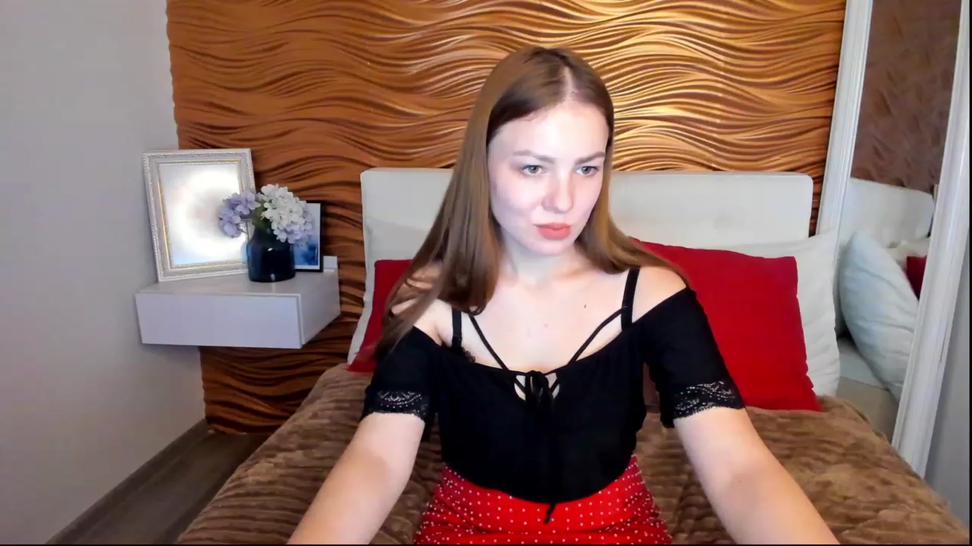 Gallery image thumbnail from AlmaGrace's myfreecams stream on, 11/26/2022, 01:56 image 6 of 20