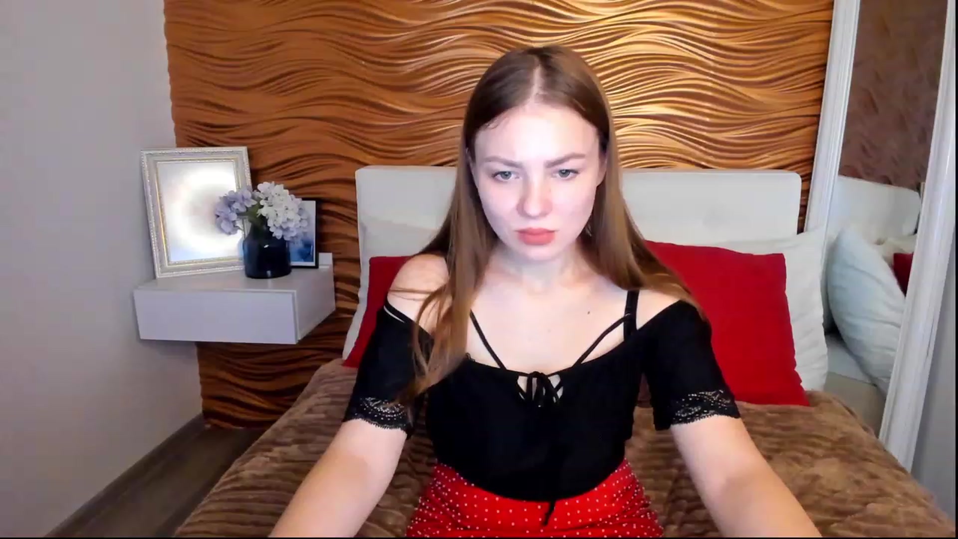 Gallery image thumbnail from AlmaGrace's myfreecams stream on, 11/26/2022, 01:56 image 8 of 20