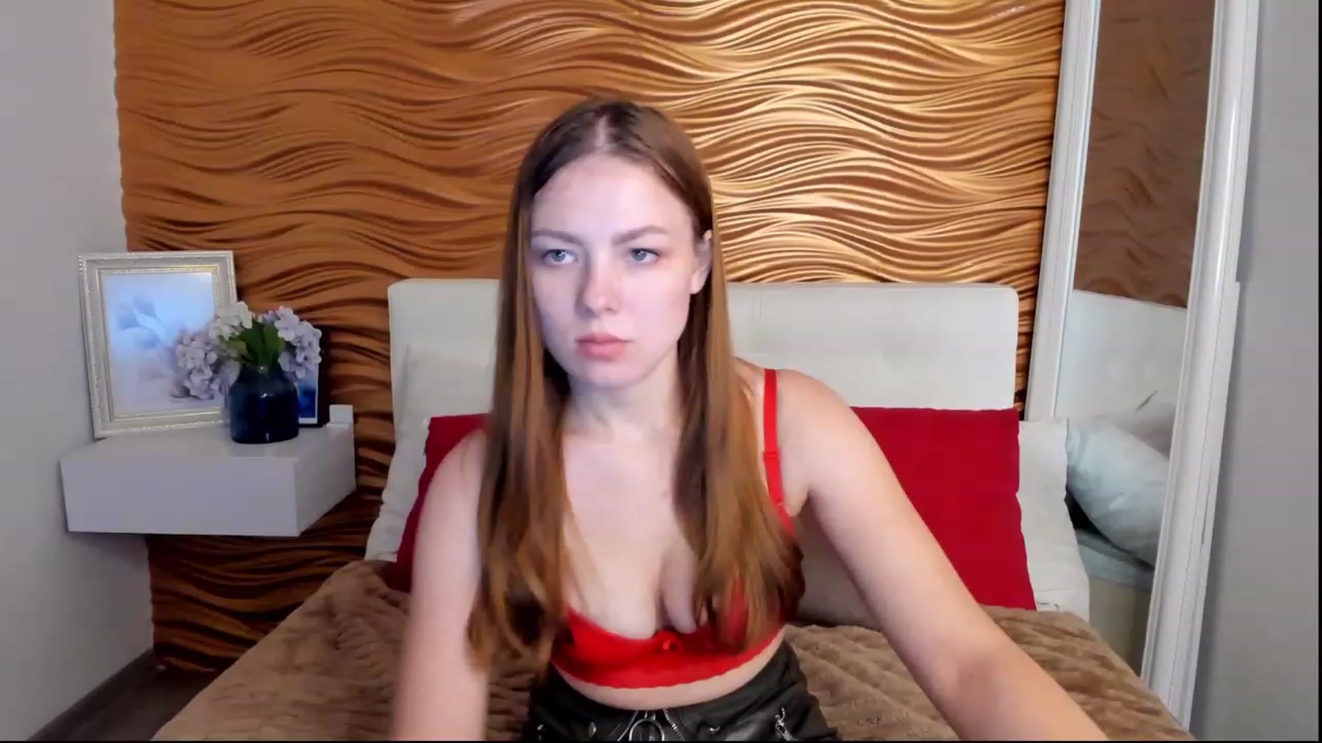 Gallery image thumbnail from AlmaGrace's myfreecams stream on, 12/01/2022, 01:29 image 6 of 20