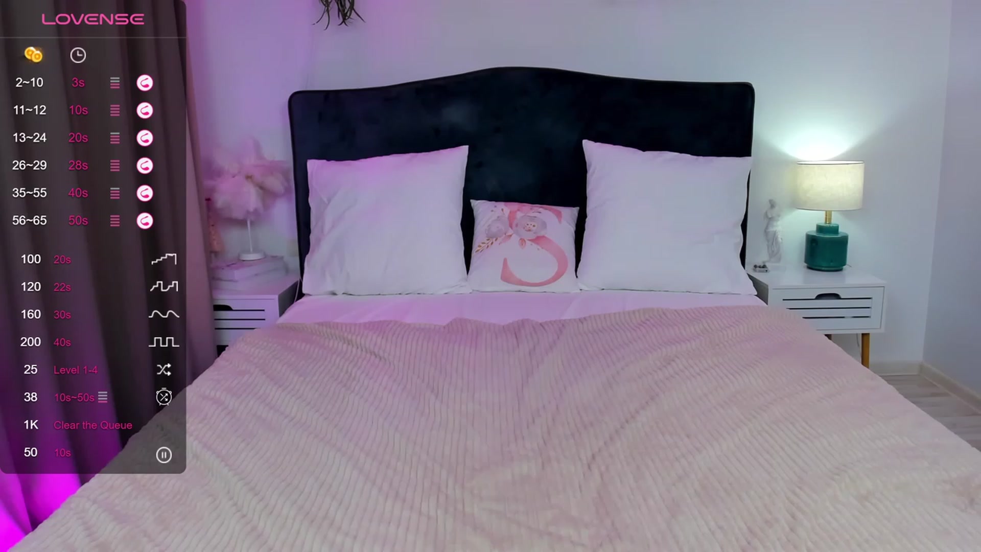 Gallery image thumbnail from AlmaGrace's myfreecams stream on, 10/19/2023, 03:07 image 2 of 20
