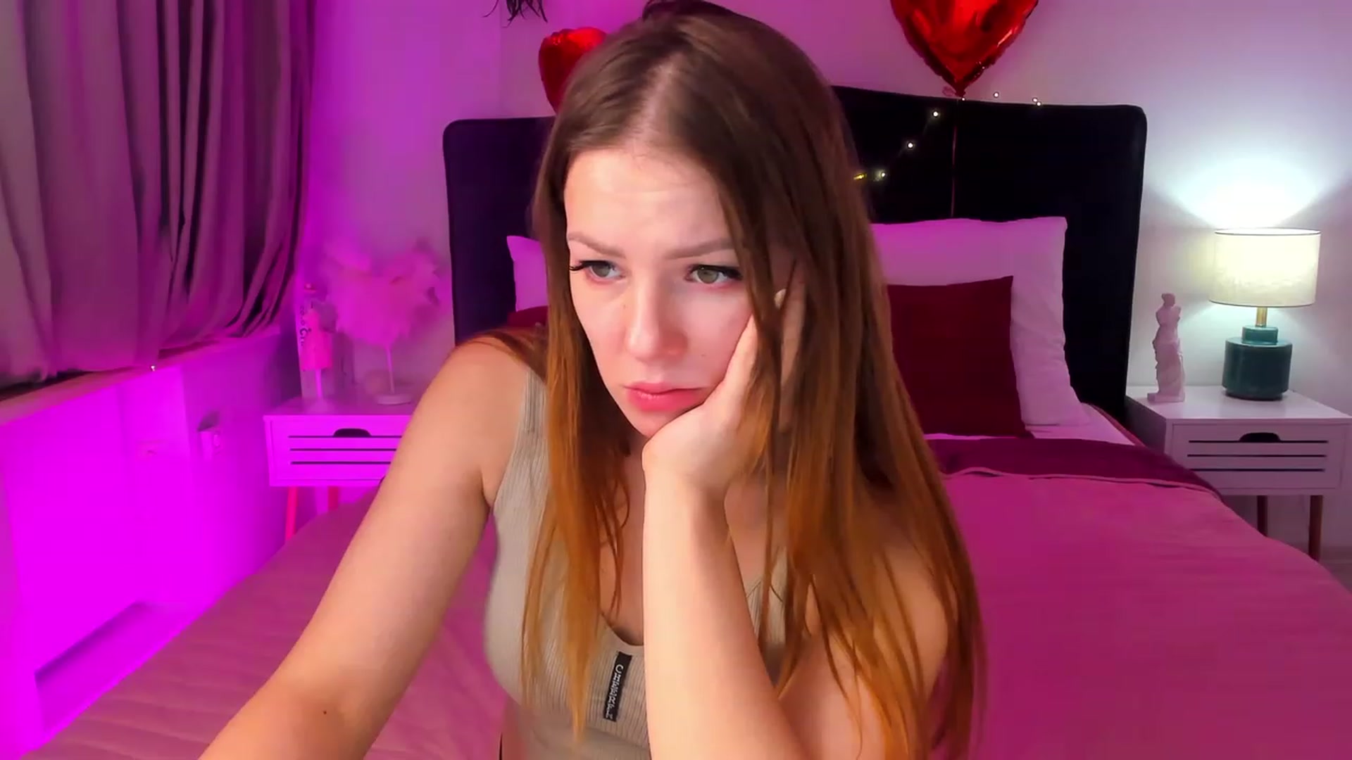 Gallery image thumbnail from AlmaGrace's myfreecams stream on, 02/21/2024, 02:49 image 15 of 20