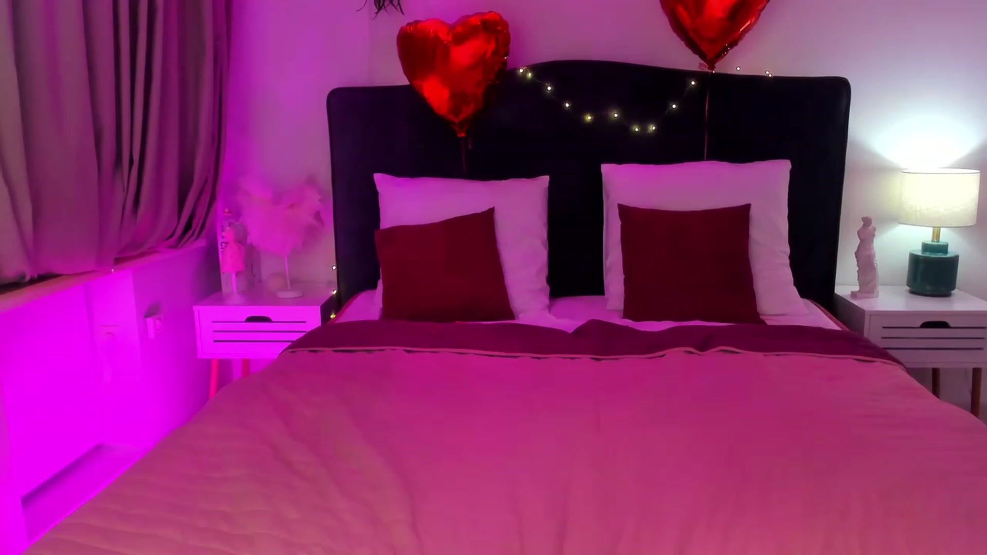 Gallery image thumbnail from AlmaGrace's myfreecams stream on, 02/21/2024, 02:49 image 10 of 20
