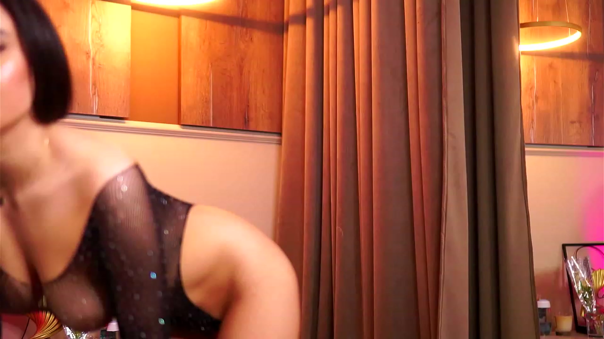 Gallery image thumbnail from Alma_Luv's myfreecams stream on, 03/06/2024, 09:03 image 4 of 20