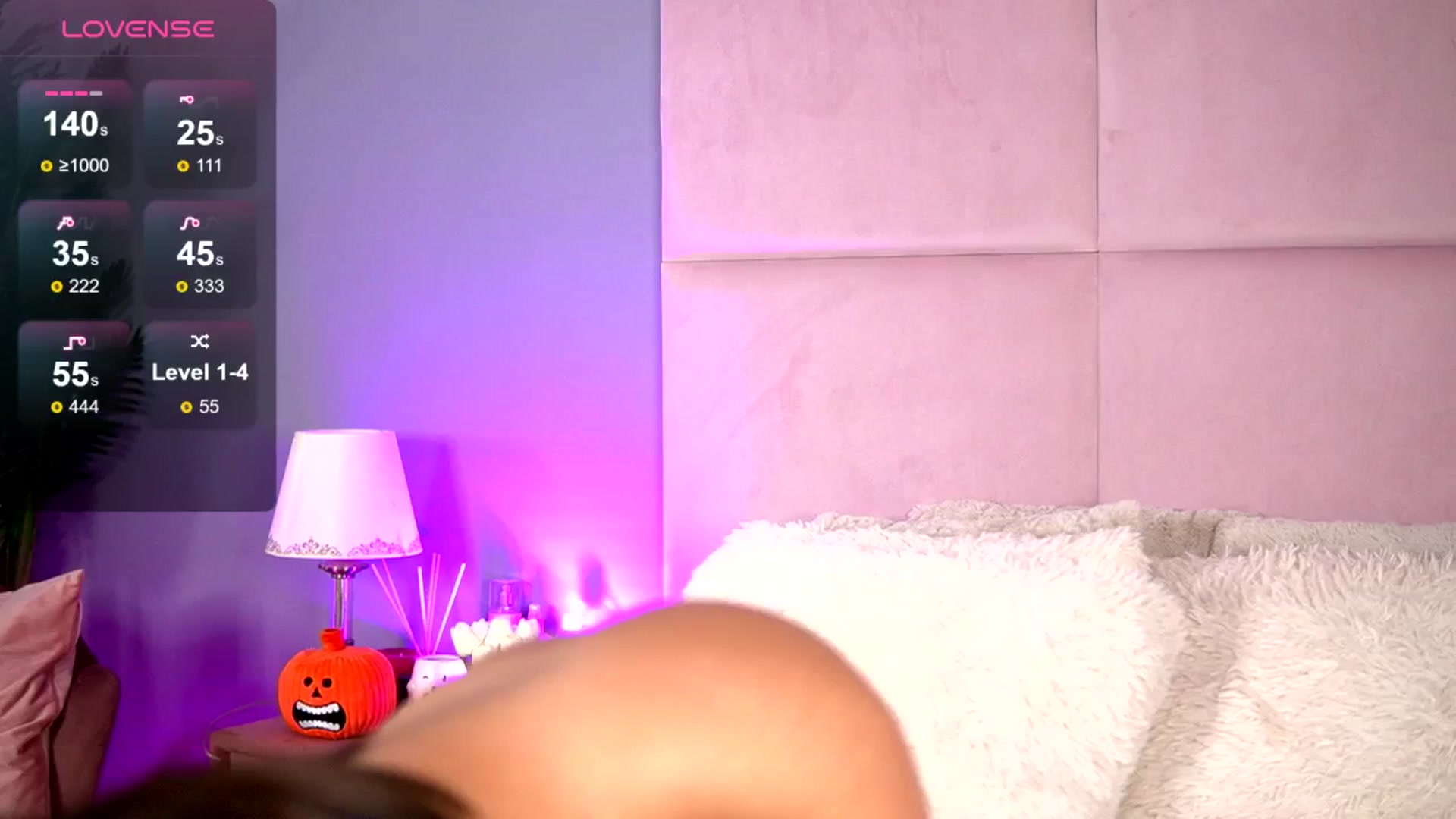 Gallery image thumbnail from Alma_Luv's myfreecams stream on, 10/18/2024, 11:48 image 4 of 20