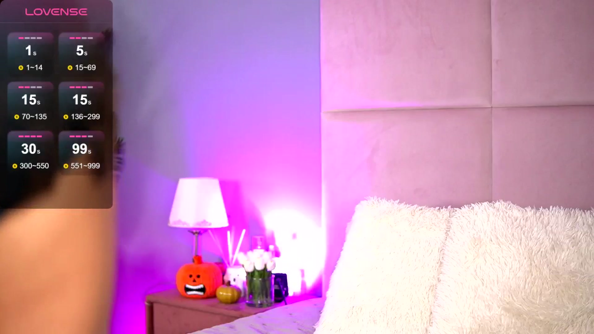 Gallery image thumbnail from Alma_Luv's myfreecams stream on, 10/28/2024, 08:22 image 4 of 20