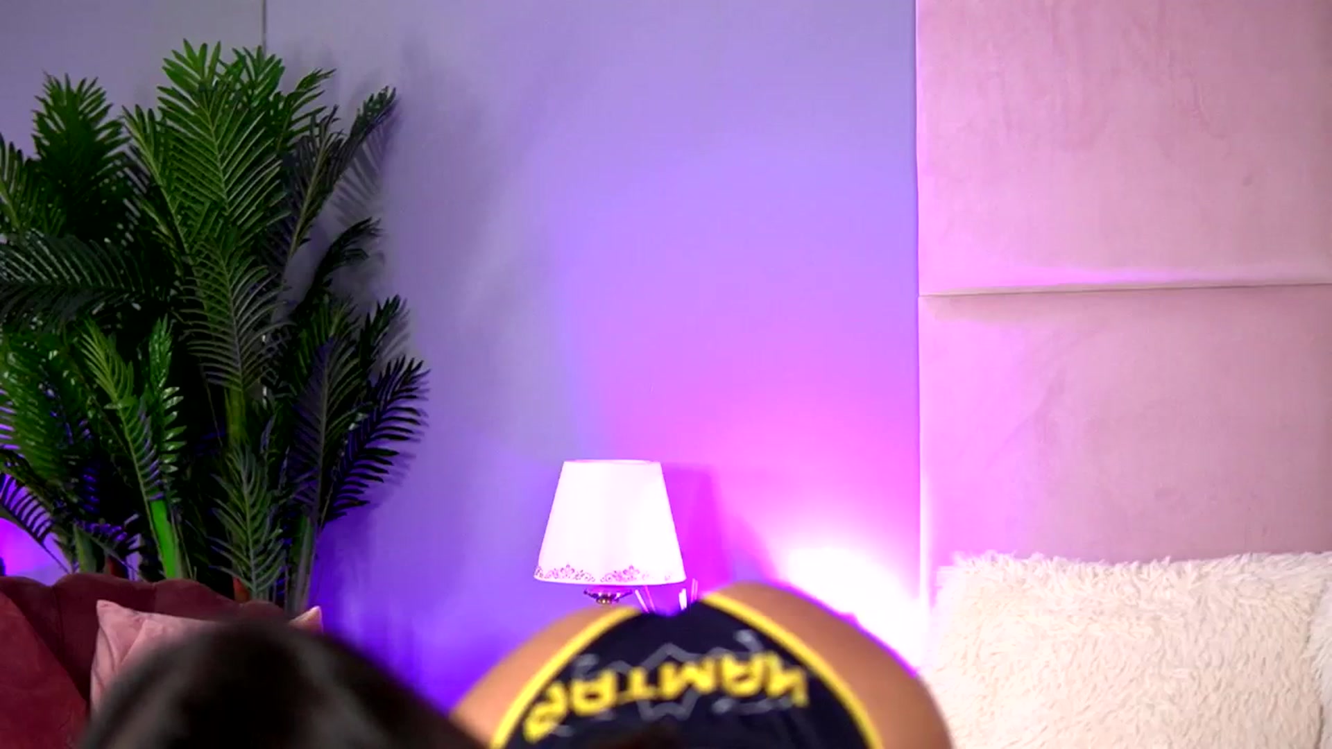 Gallery image thumbnail from Alma_Luv's myfreecams stream on, 10/31/2024, 07:34 image 5 of 20