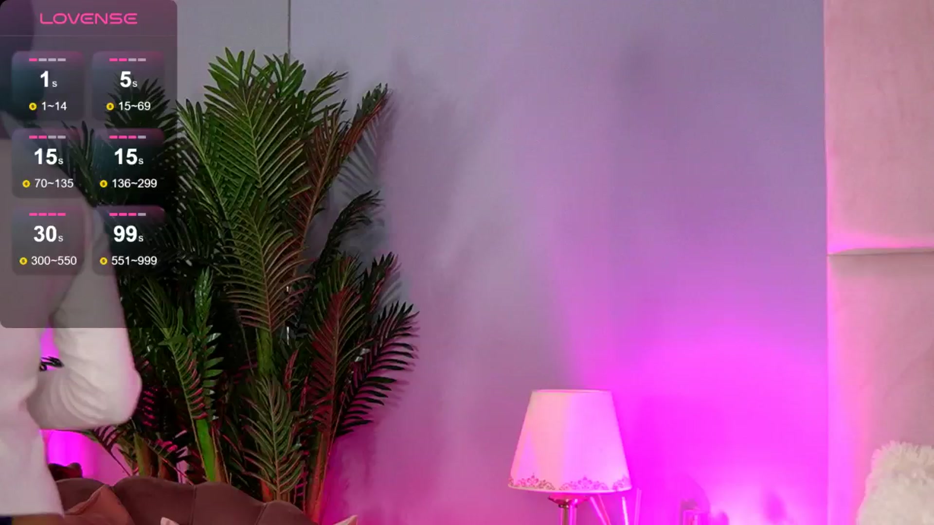 Gallery image thumbnail from Alma_Luv's myfreecams stream on, 11/26/2024, 13:30 image 17 of 20