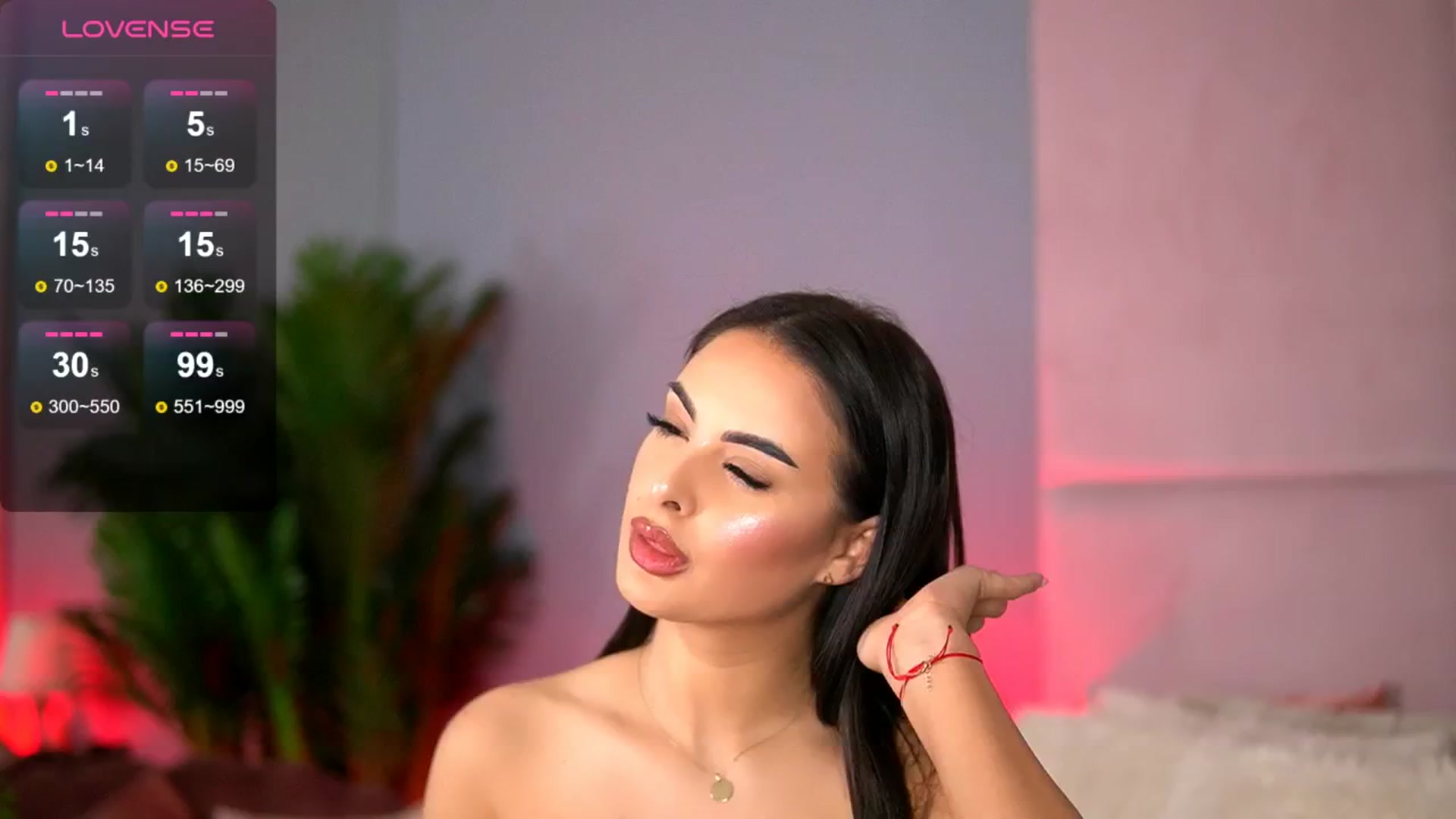 Gallery image thumbnail from Alma_Luv's myfreecams stream on, 12/23/2024, 13:09 image 19 of 20