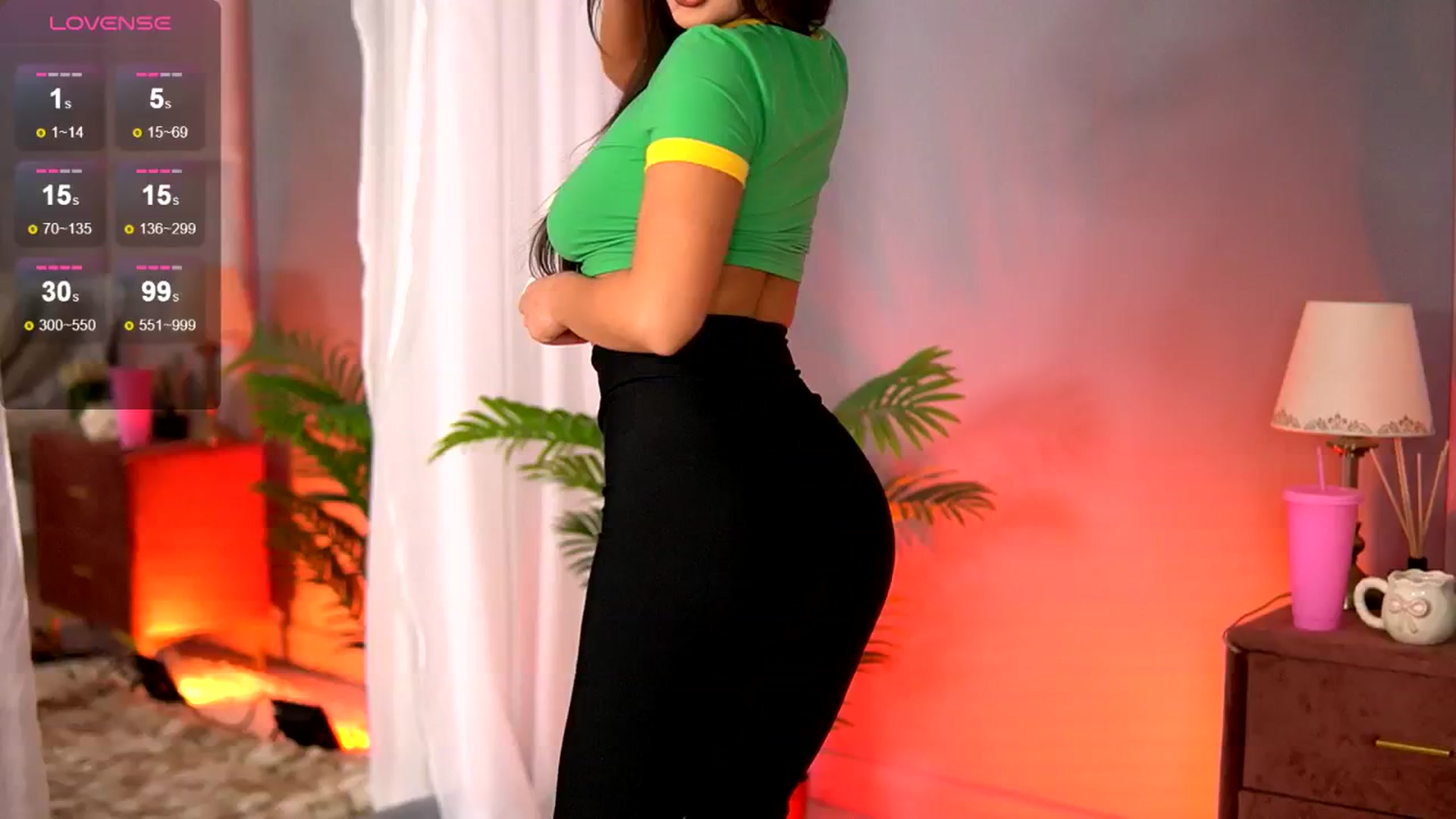 Gallery image thumbnail from Alma_Luv's myfreecams stream on, 04/18/2025, 08:18 image 15 of 20