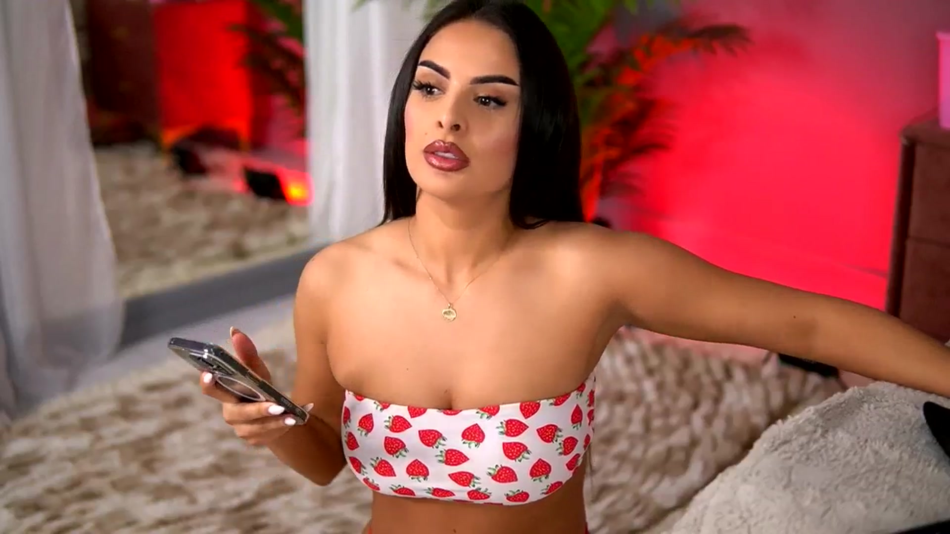 Gallery image thumbnail from Alma_Luv's myfreecams stream on, 05/04/2025, 10:23 image 19 of 20