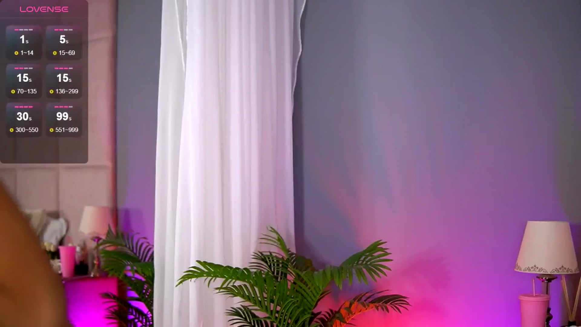 Gallery image thumbnail from Alma_Luv's myfreecams stream on, 05/19/2025, 12:32 image 18 of 20
