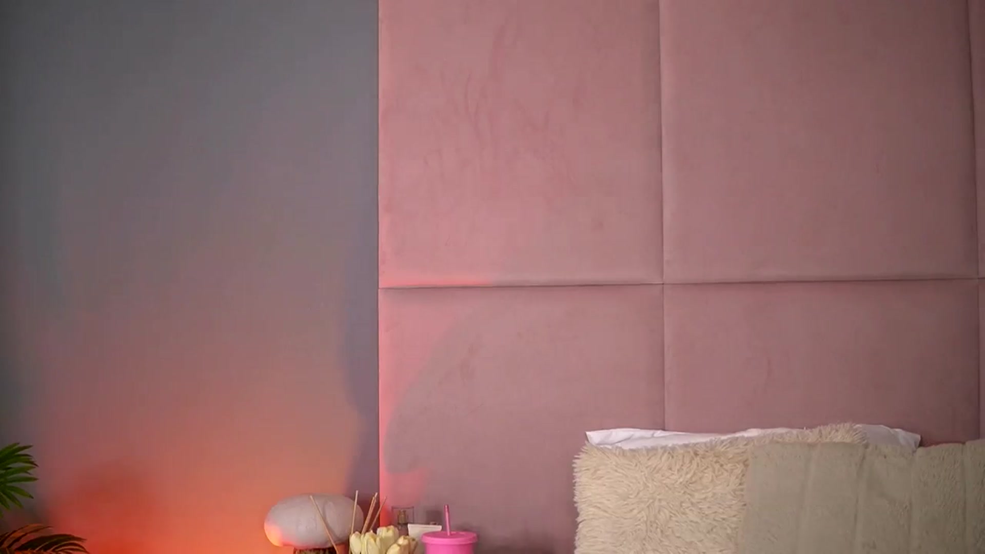 Gallery image thumbnail from Alma_Luv's myfreecams stream on, 05/29/2025, 12:31 image 19 of 20
