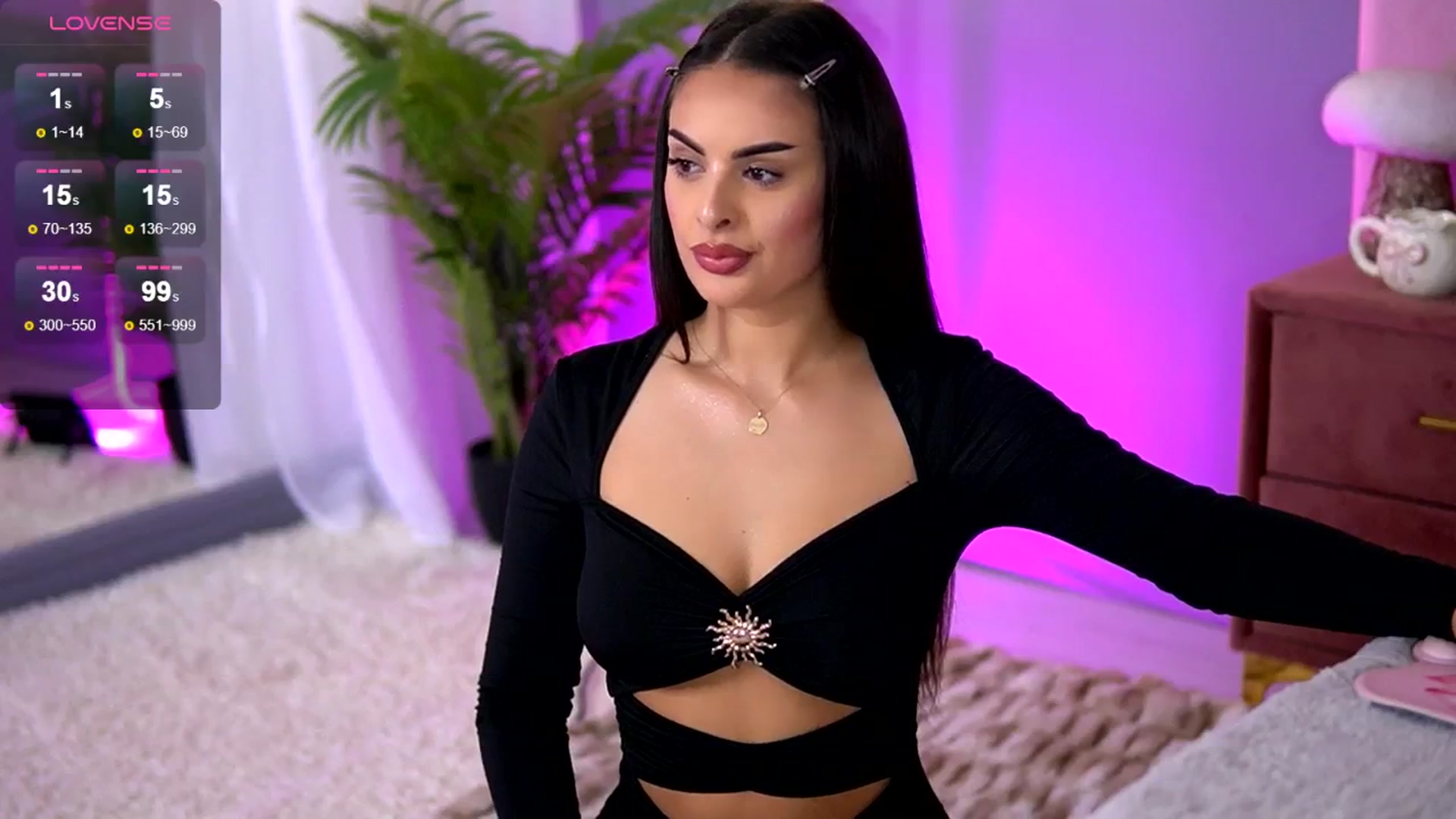 Gallery image thumbnail from Alma_Luv's myfreecams stream on, 07/12/2025, 12:28 image 2 of 20