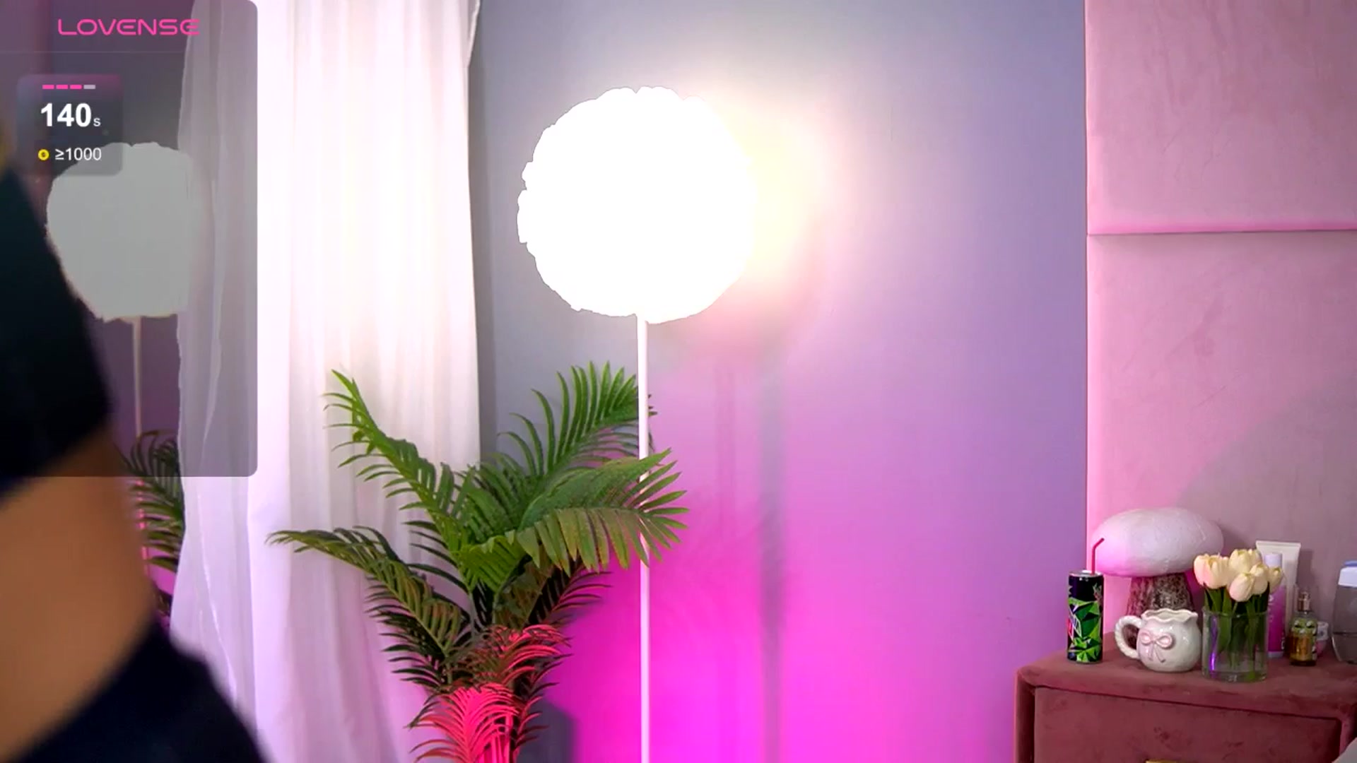 Gallery image thumbnail from Alma_Luv's myfreecams stream on, 08/21/2025, 10:19 image 15 of 20