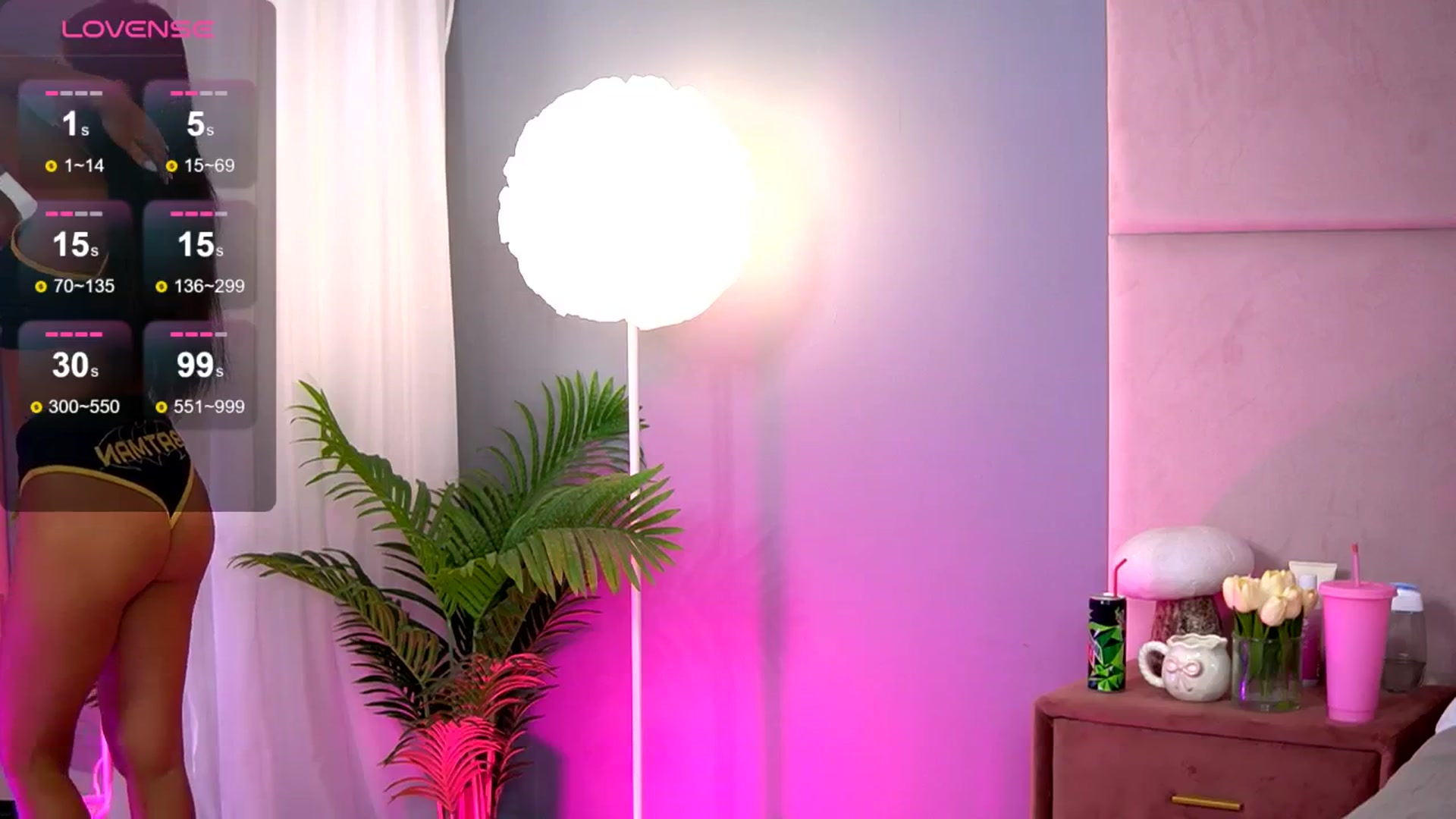 Gallery image thumbnail from Alma_Luv's myfreecams stream on, 08/21/2025, 10:19 image 17 of 20