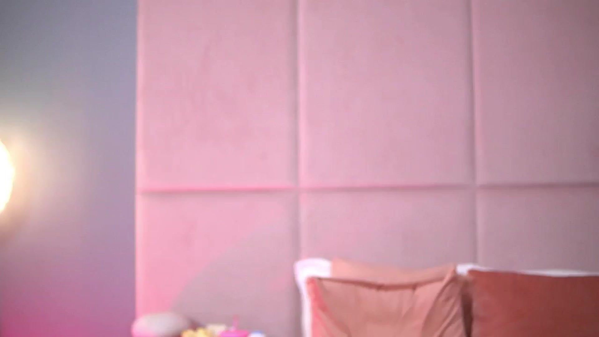 Gallery image thumbnail from Alma_Luv's myfreecams stream on, 09/16/2025, 12:23 image 15 of 20