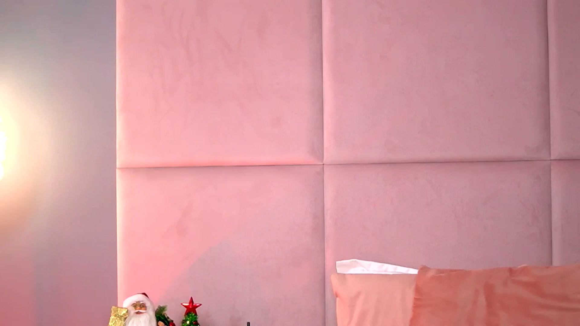 Gallery image thumbnail from Alma_Luv's myfreecams stream on, 12/17/2025, 14:04 image 20 of 20