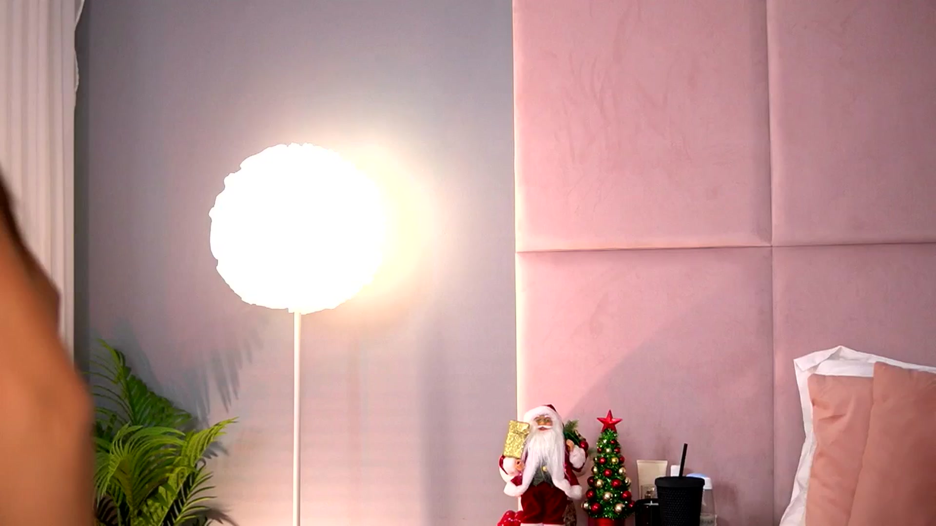 Gallery image thumbnail from Alma_Luv's myfreecams stream on, 12/23/2025, 13:01 image 20 of 20