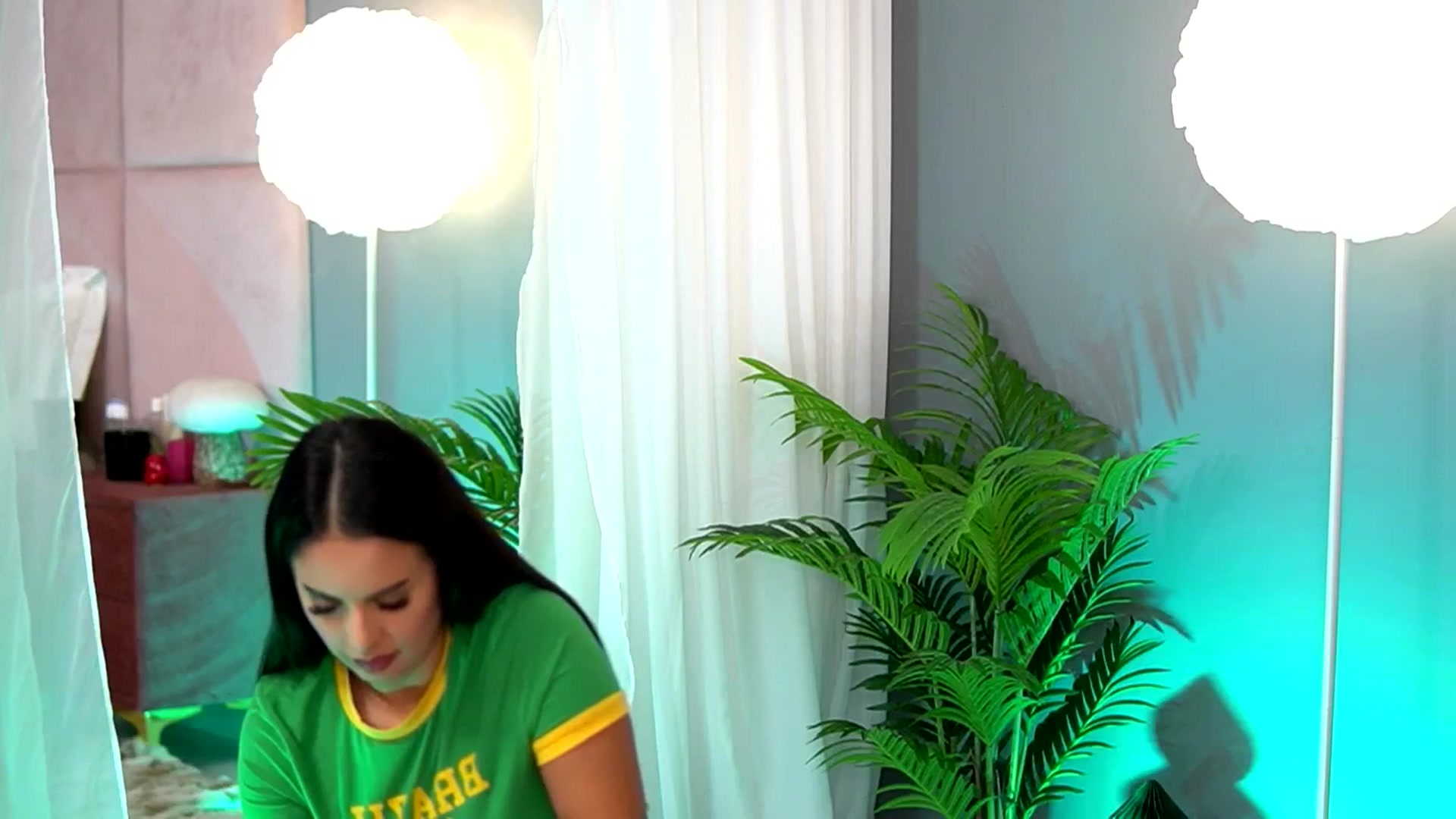Gallery image thumbnail from Alma_Luv's myfreecams stream on, 01/05/2026, 12:35 image 18 of 20
