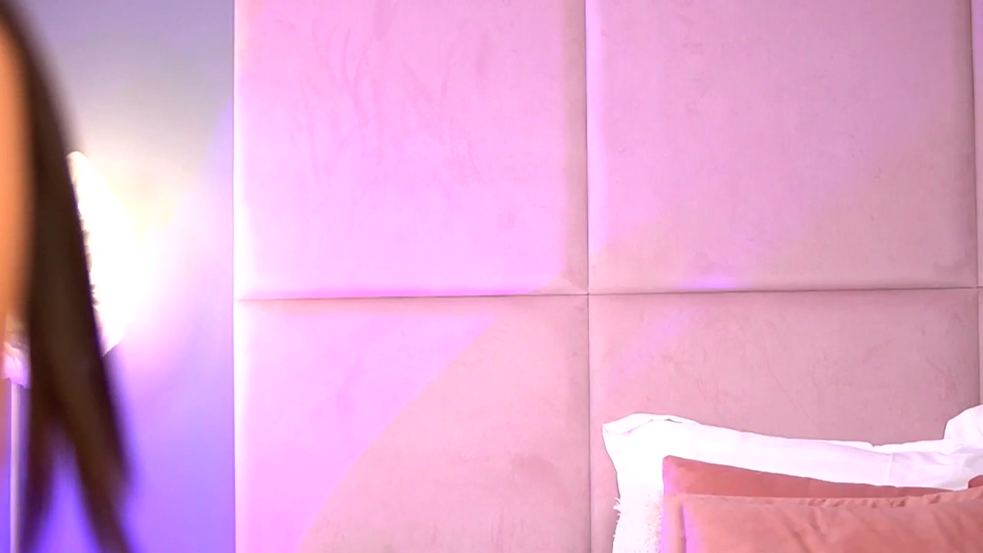 Gallery image thumbnail from Alma_Luv's myfreecams stream on, 01/16/2026, 08:59 image 17 of 20