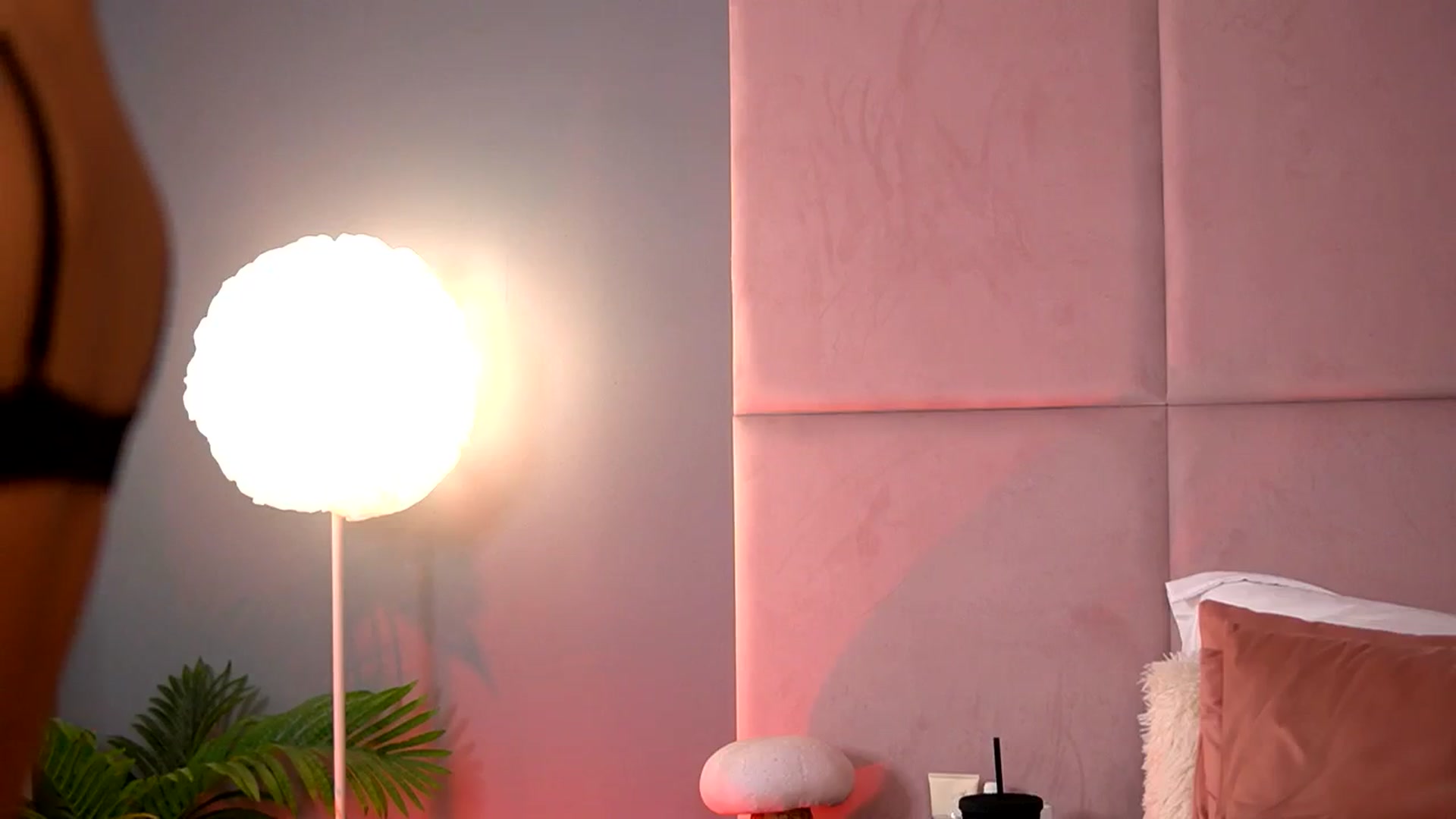Gallery image thumbnail from Alma_Luv's myfreecams stream on, 02/01/2026, 13:06 image 19 of 20