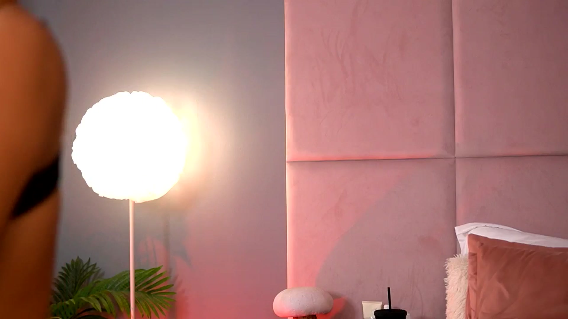 Gallery image thumbnail from Alma_Luv's myfreecams stream on, 02/01/2026, 13:06 image 18 of 20