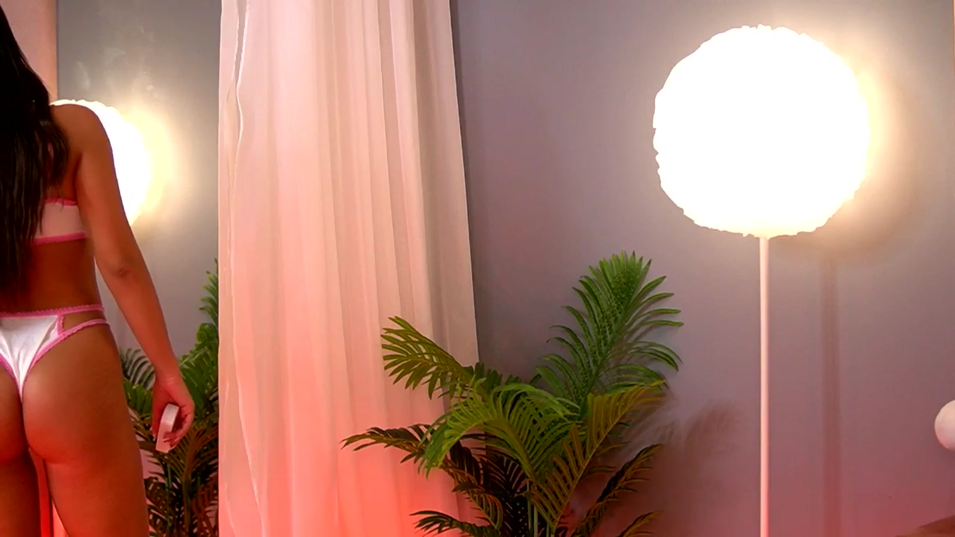 Gallery image thumbnail from Alma_Luv's myfreecams stream on, 04/10/2026, 09:32 image 17 of 20