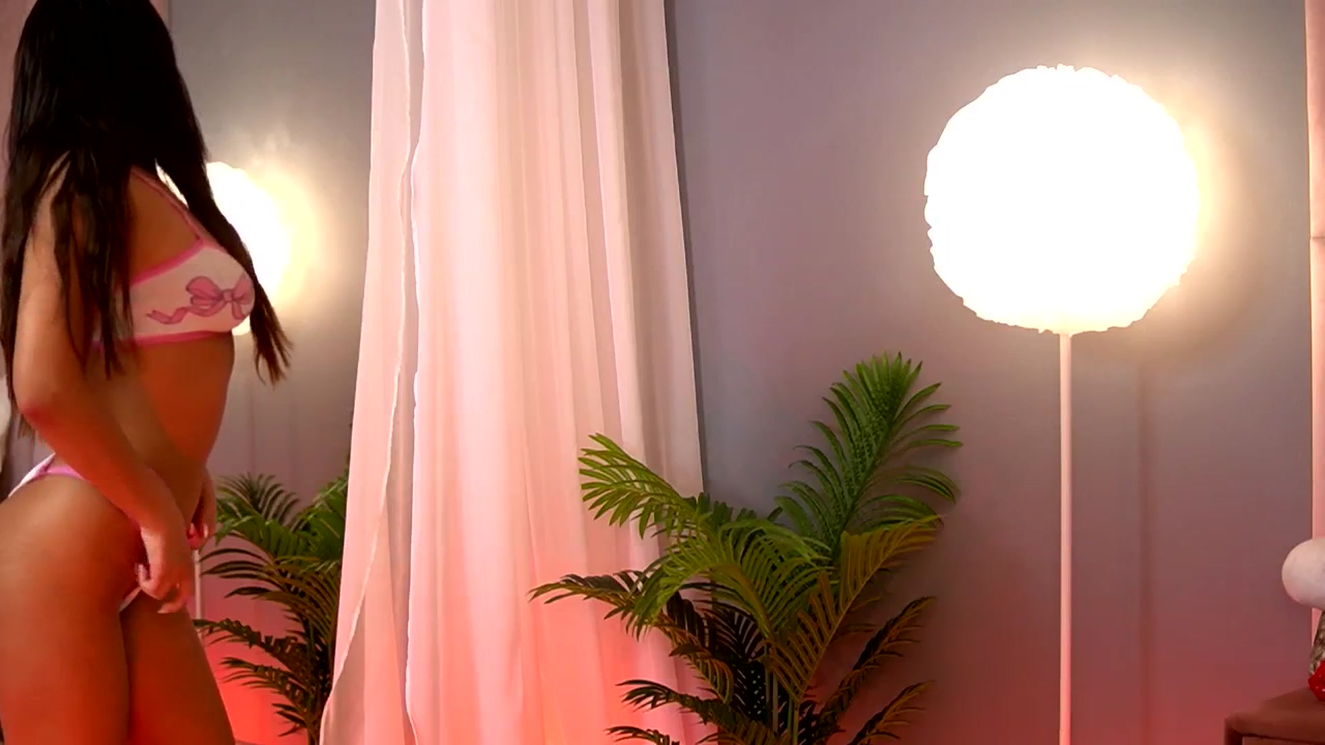 Gallery image thumbnail from Alma_Luv's myfreecams stream on, 04/10/2026, 12:12 image 7 of 20