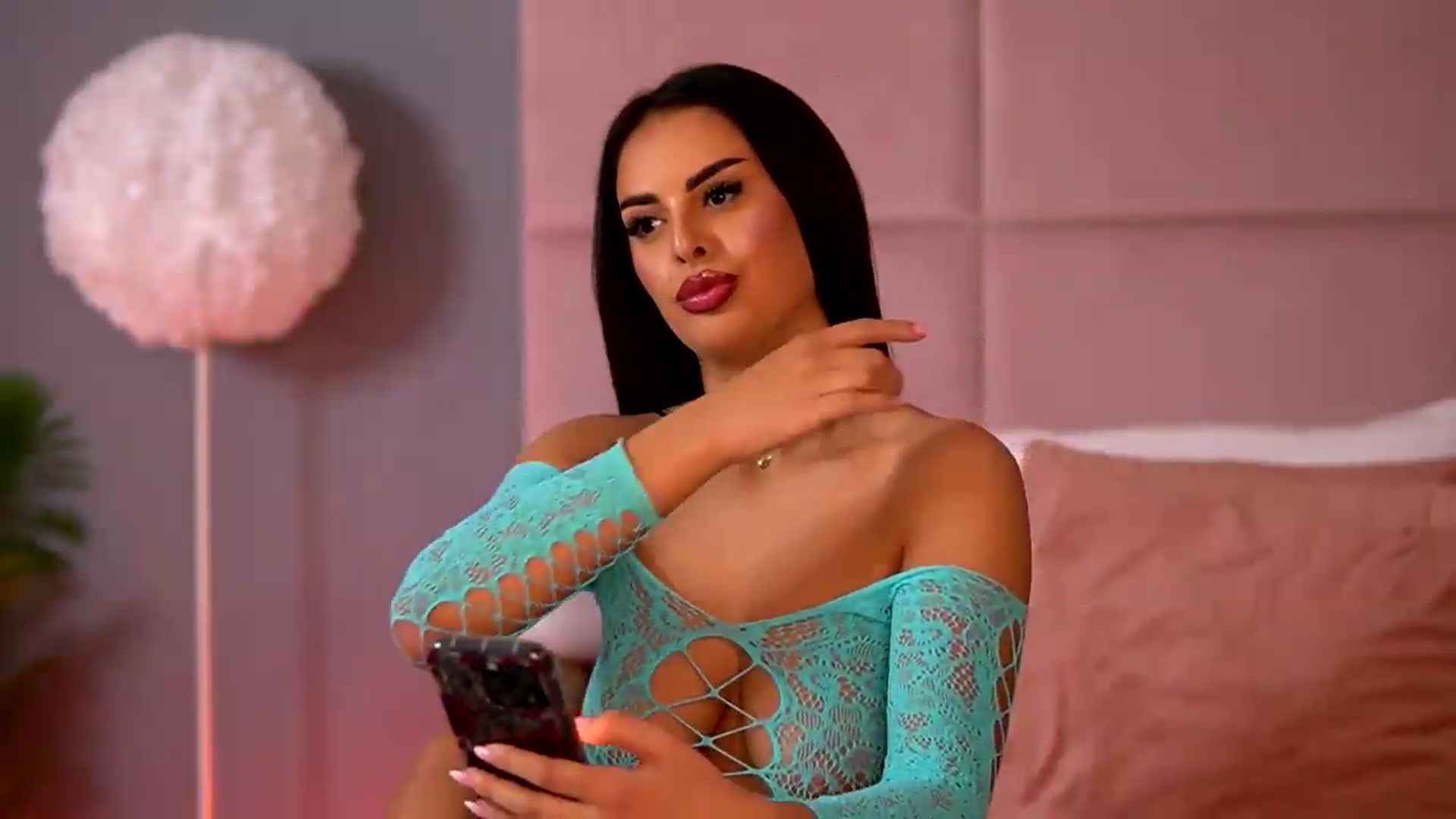 Gallery image thumbnail from Alma_Luv's myfreecams stream on, 05/08/2026, 12:32 image 18 of 20
