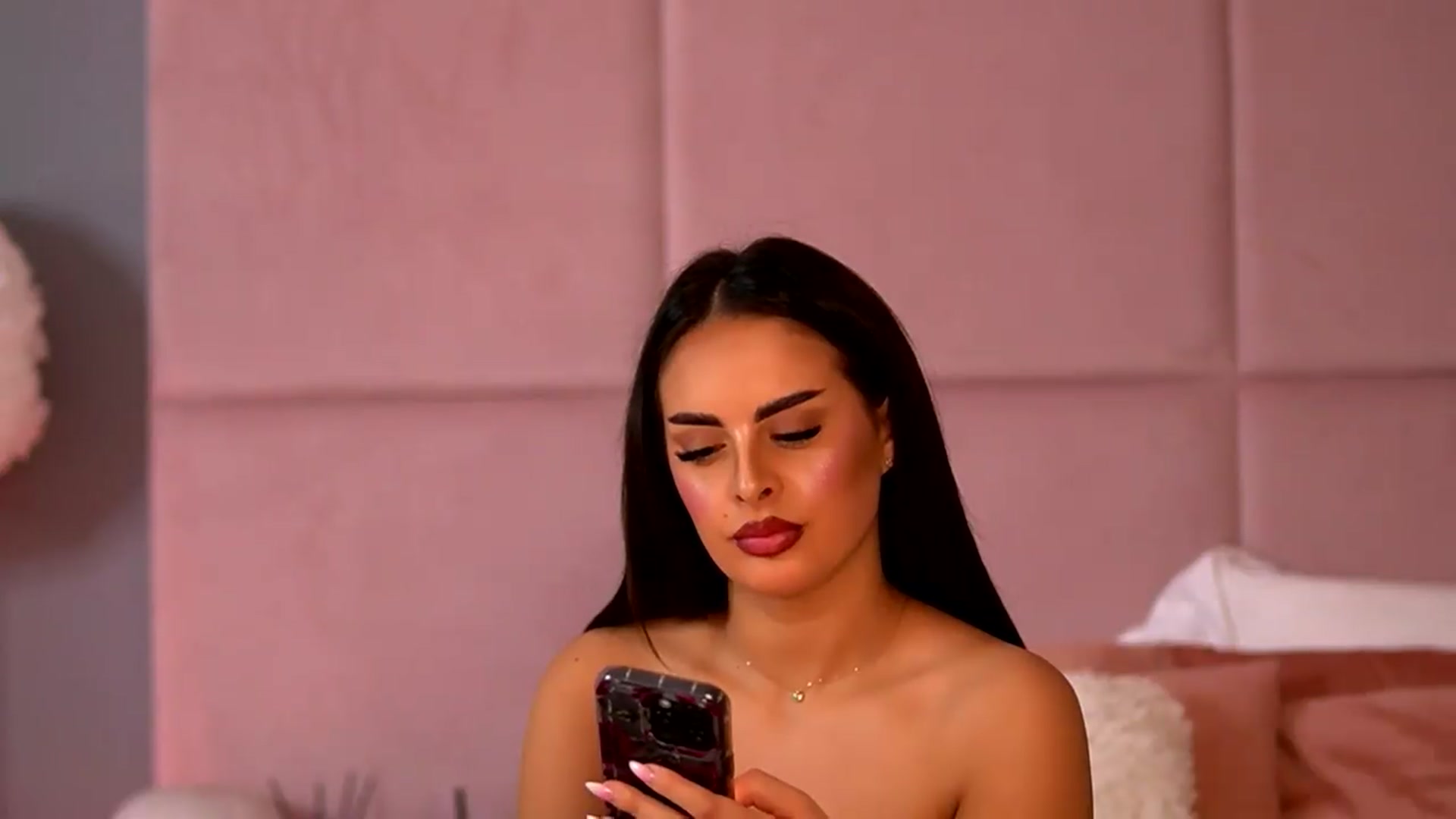 Gallery image thumbnail from Alma_Luv's myfreecams stream on, 05/16/2026, 12:28 image 7 of 20
