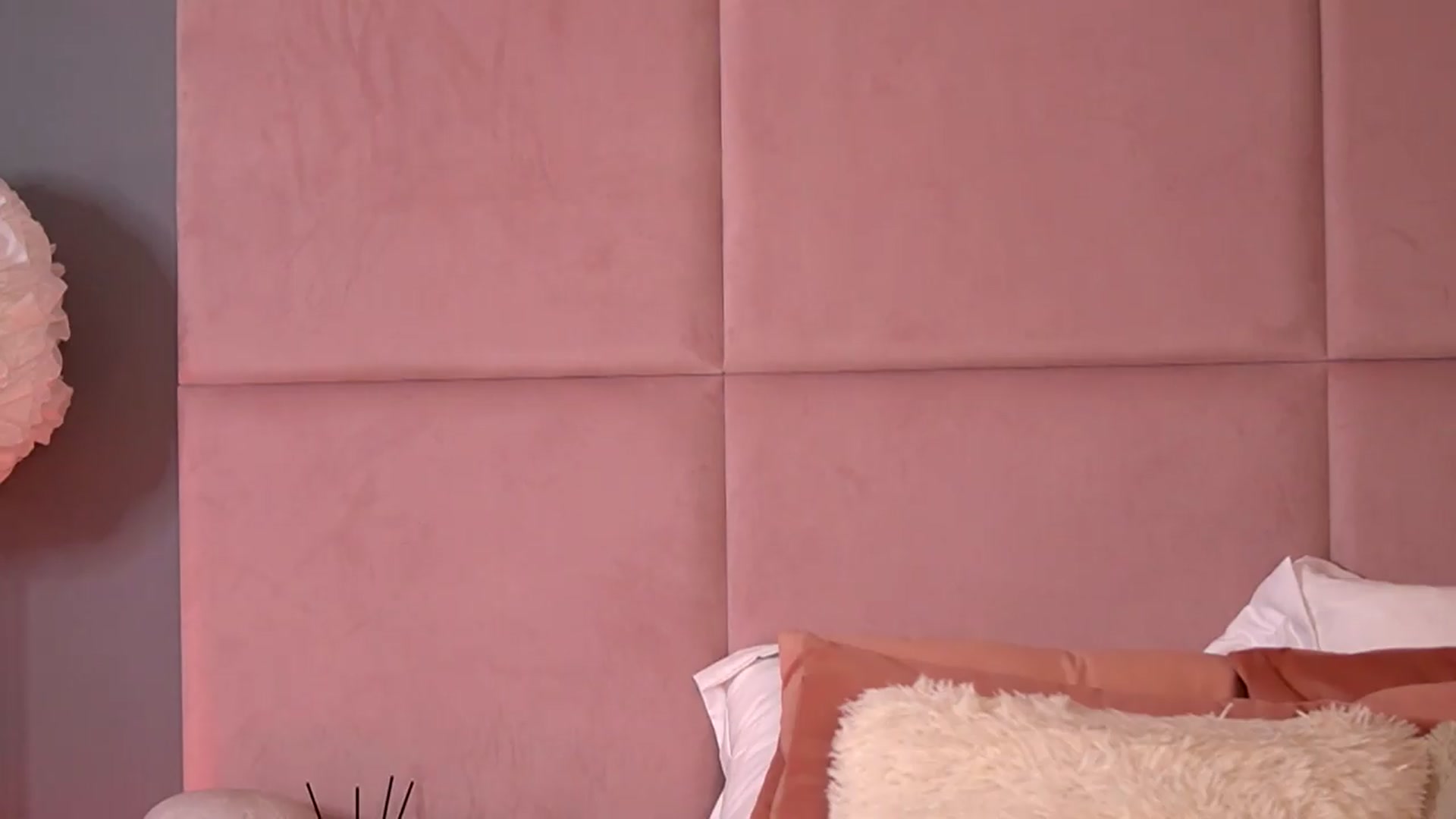 Gallery image thumbnail from Alma_Luv's myfreecams stream on, 05/18/2026, 07:55 image 8 of 20