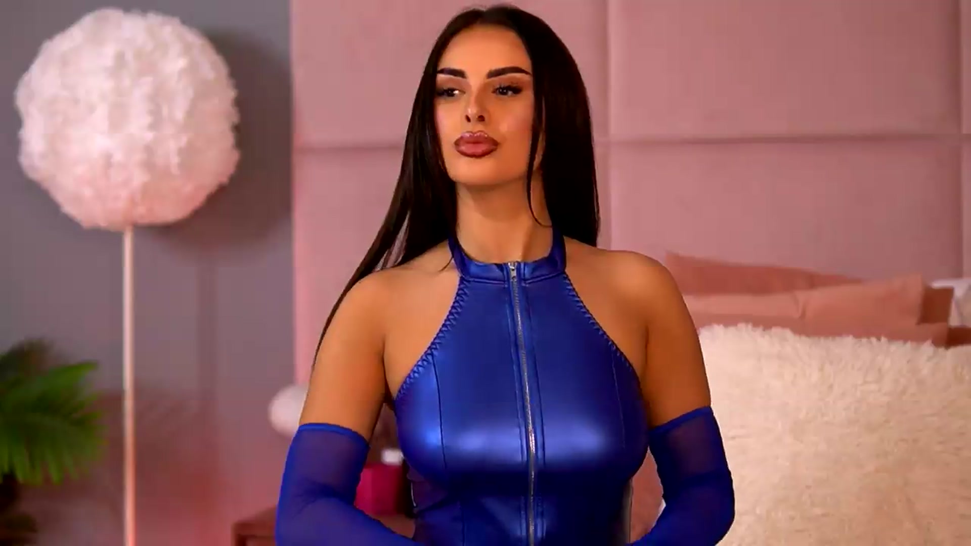Gallery image thumbnail from Alma_Luv's myfreecams stream on, 05/29/2026, 07:59 image 16 of 20
