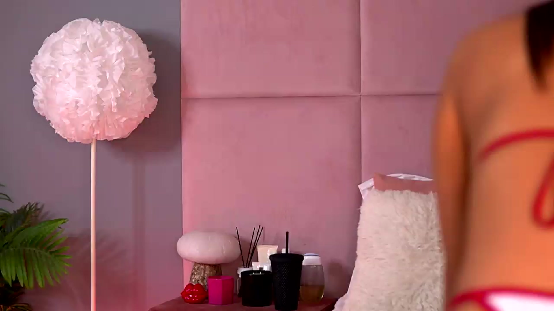 Gallery image thumbnail from Alma_Luv's myfreecams stream on, 06/16/2026, 10:19 image 3 of 20