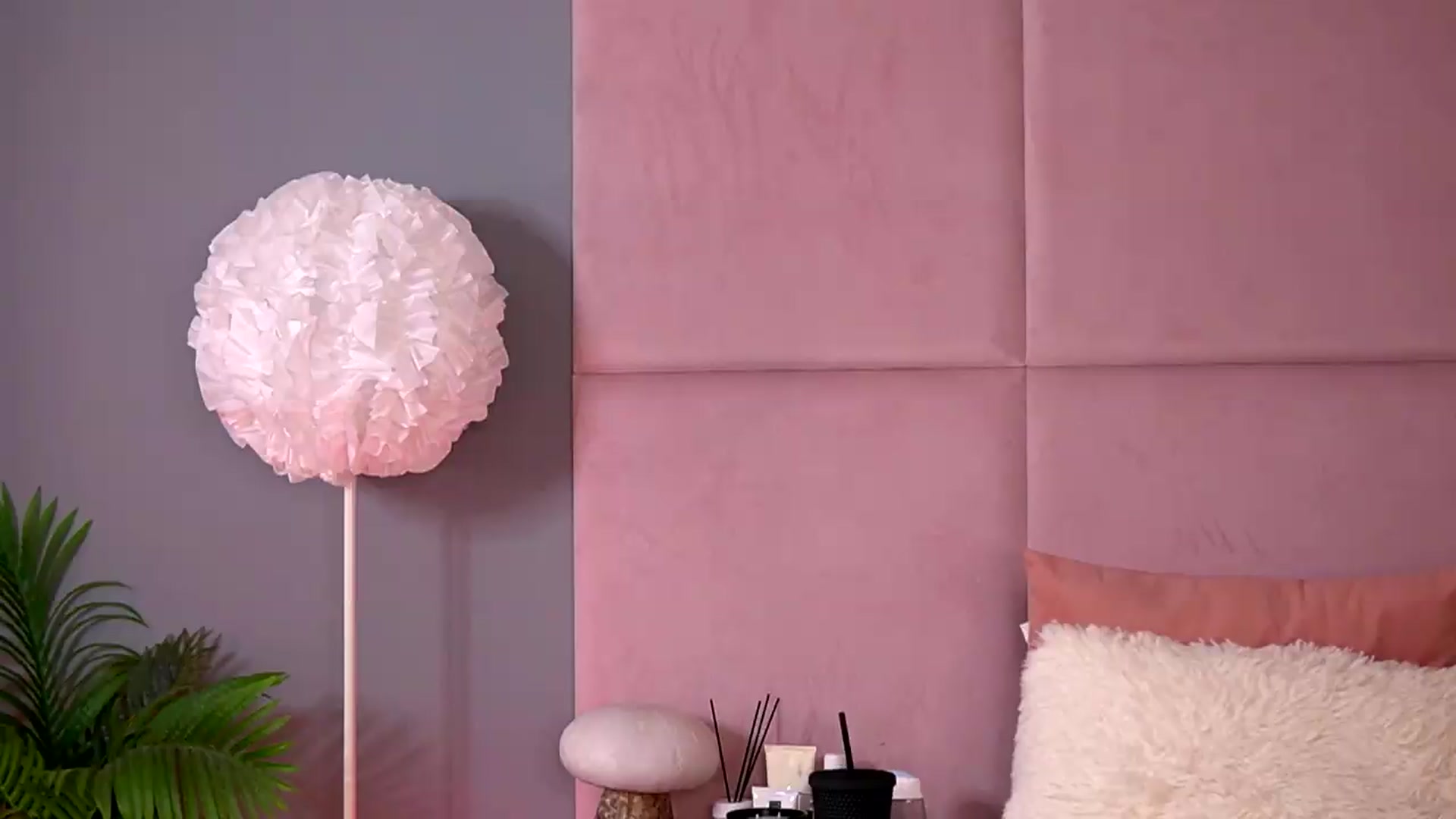 Gallery image thumbnail from Alma_Luv's myfreecams stream on, 07/08/2026, 10:47 image 15 of 20