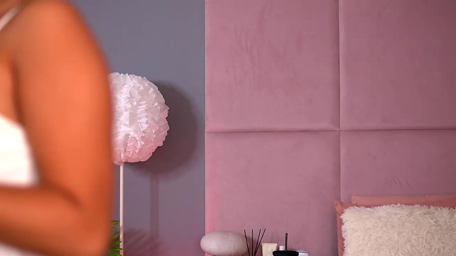 Gallery image thumbnail from Alma_Luv's myfreecams stream on, 07/15/2026, 07:56 image 20 of 20
