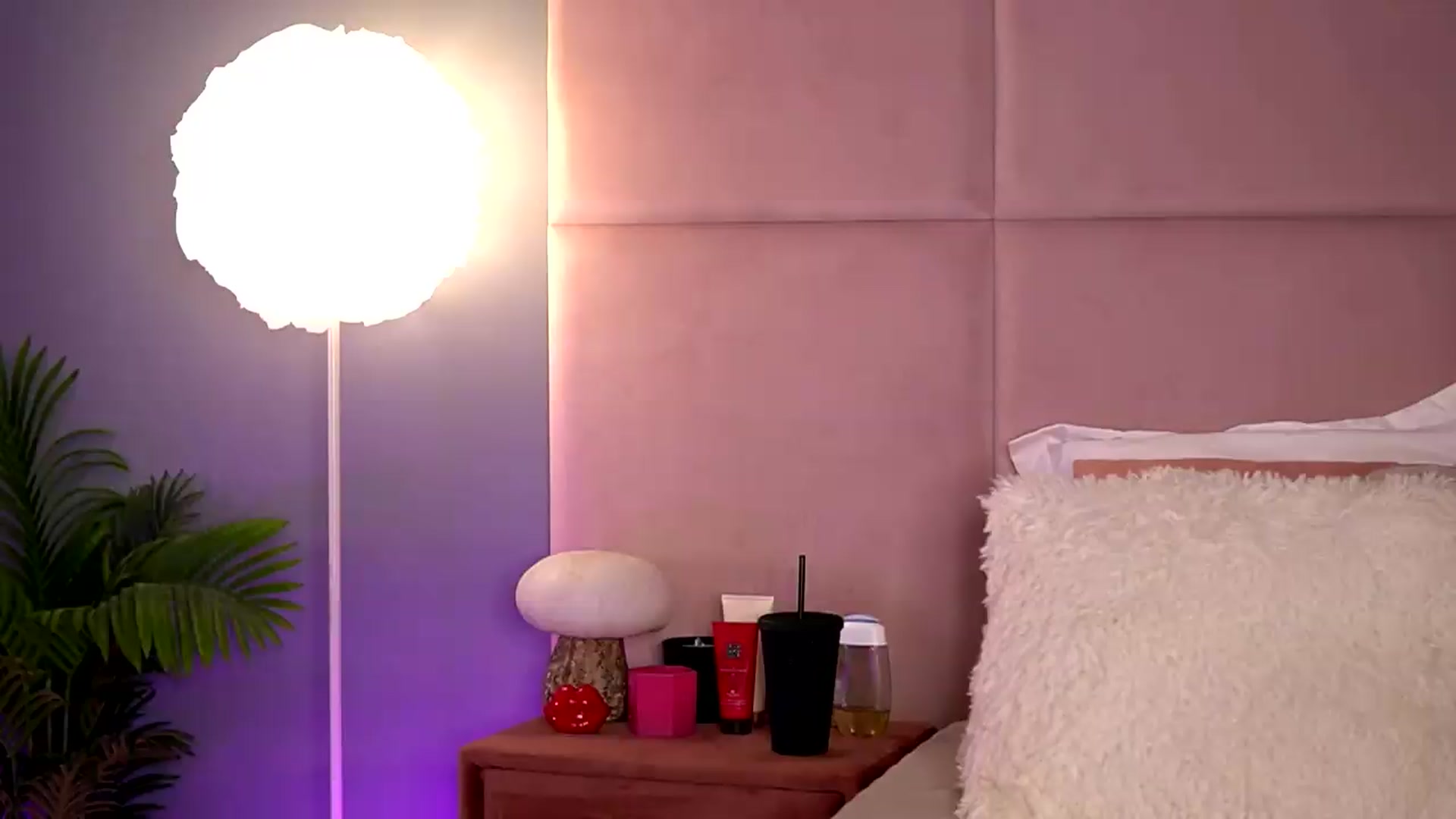 Gallery image thumbnail from Alma_Luv's myfreecams stream on, 08/17/2026, 12:29 image 13 of 20