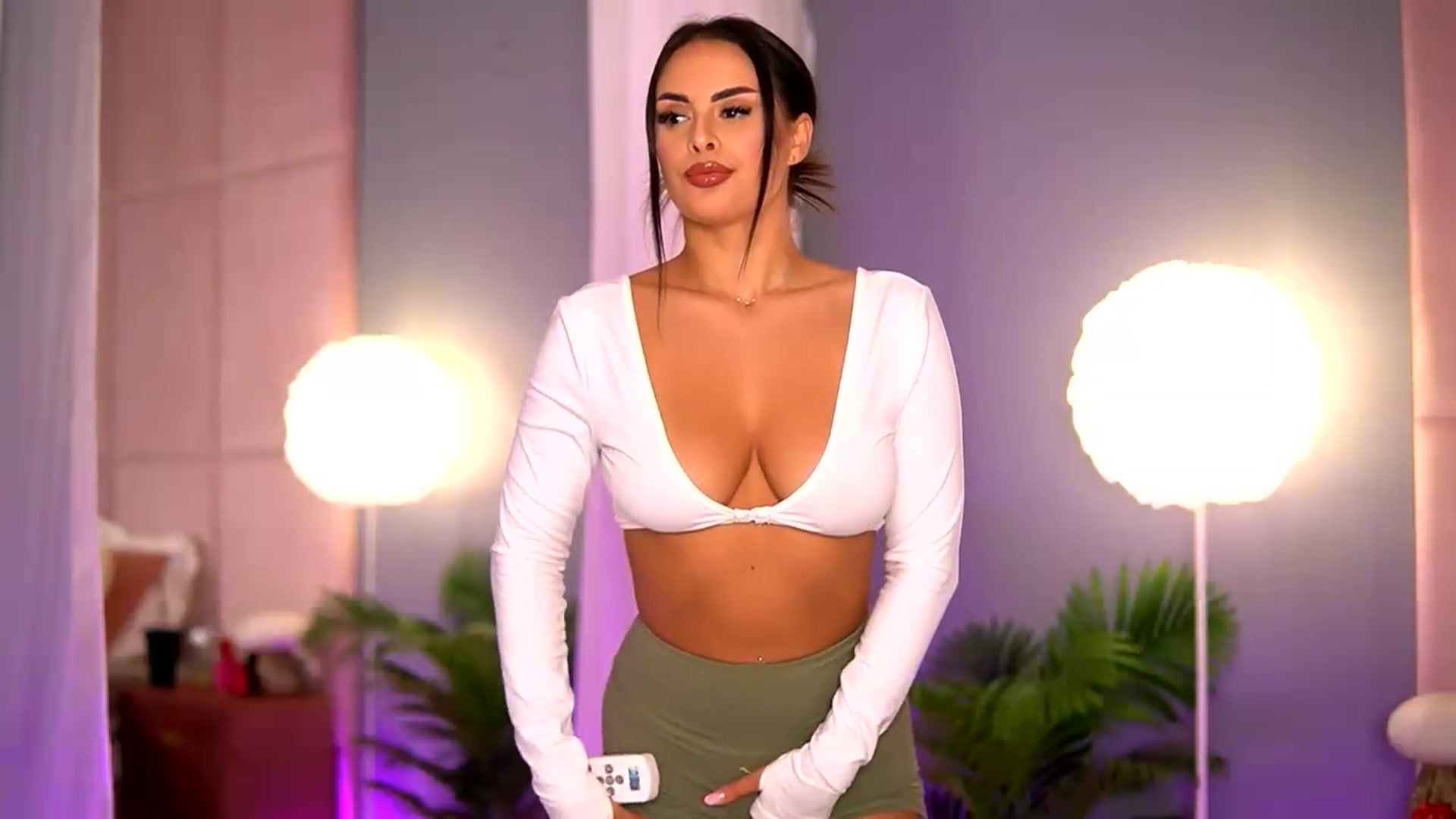 Gallery image thumbnail from Alma_Luv's myfreecams stream on, 08/23/2026, 11:22 image 12 of 20